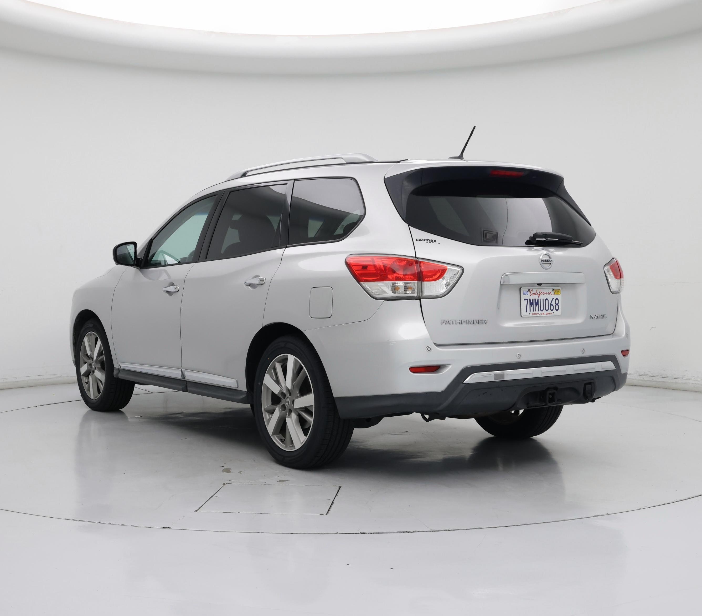 Thumbnail: 2015 Nissan Pathfinder - 2