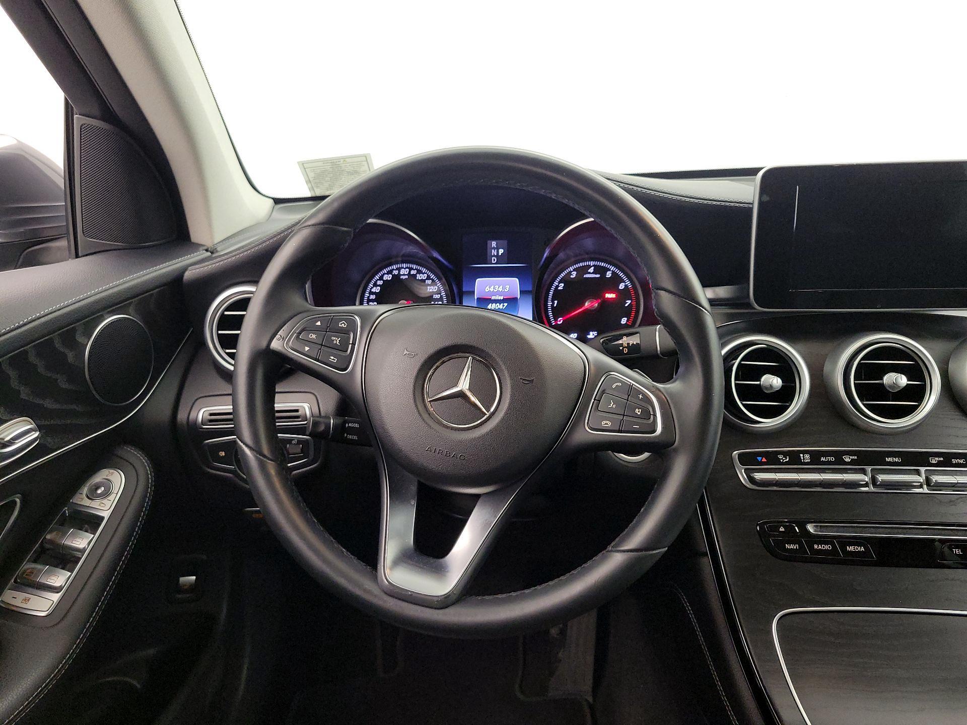 Thumbnail: 2016 Mercedes-Benz GLC - 9