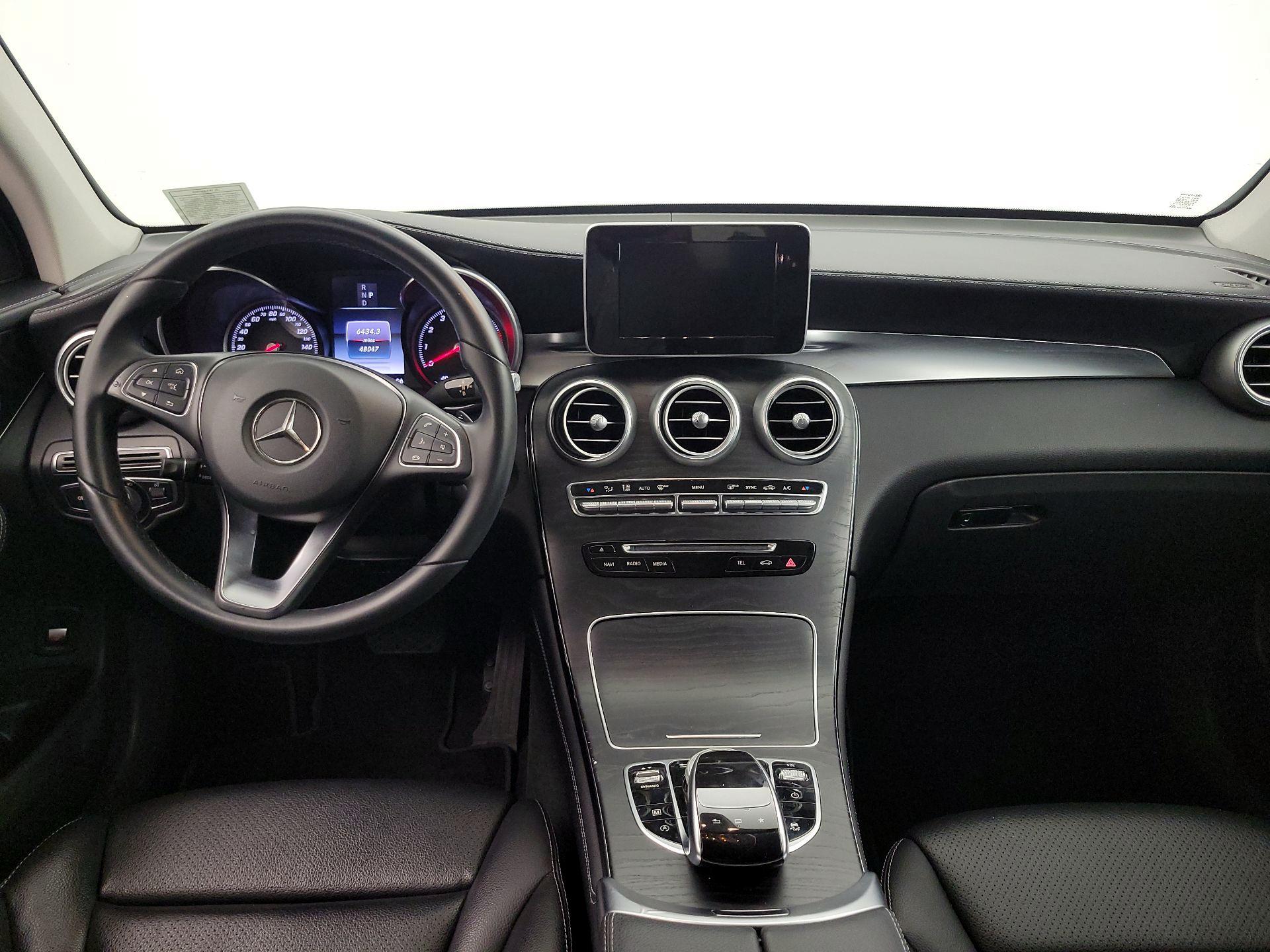 Thumbnail: 2016 Mercedes-Benz GLC - 11