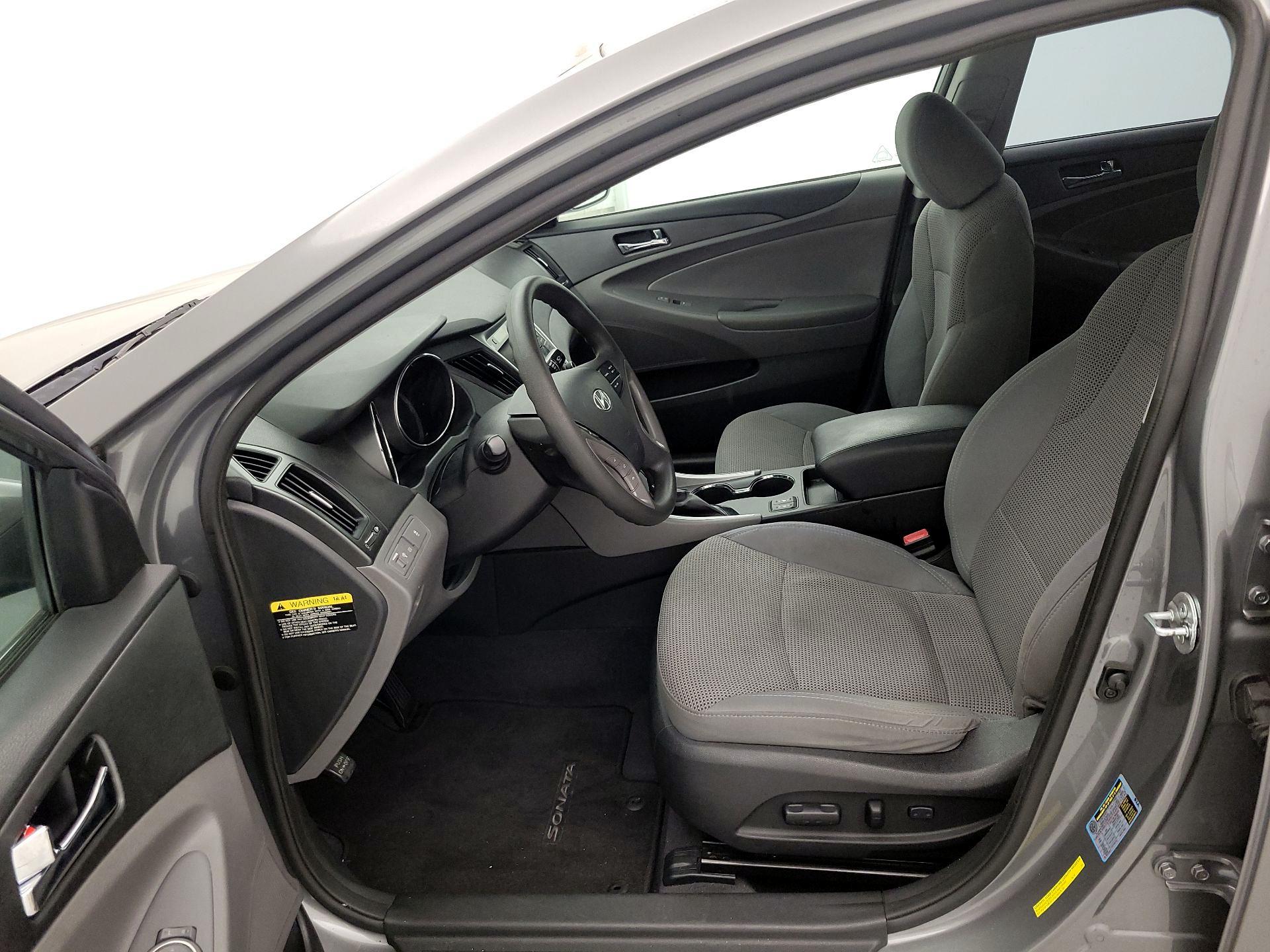 Thumbnail: 2013 Hyundai Sonata - 11
