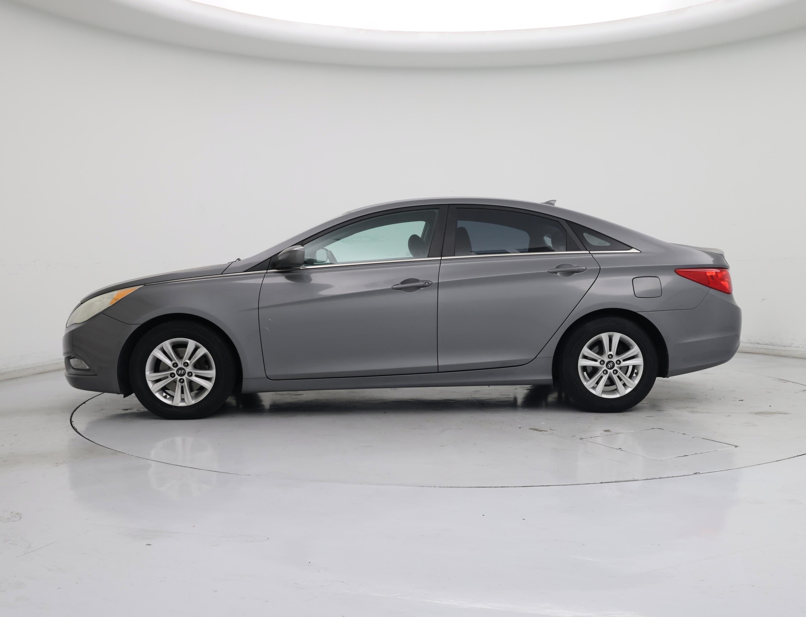 Thumbnail: 2013 Hyundai Sonata - 3