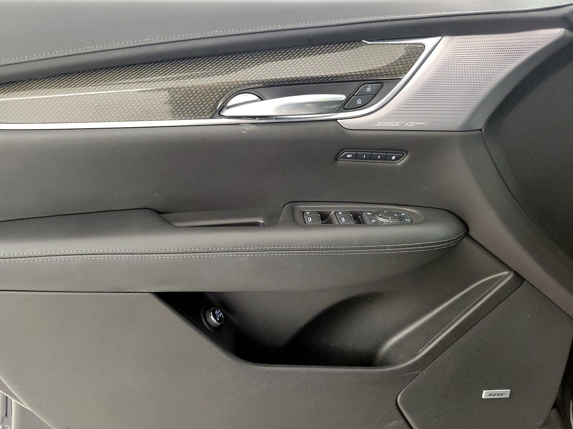 Thumbnail: 2020 Cadillac XT5 - 12