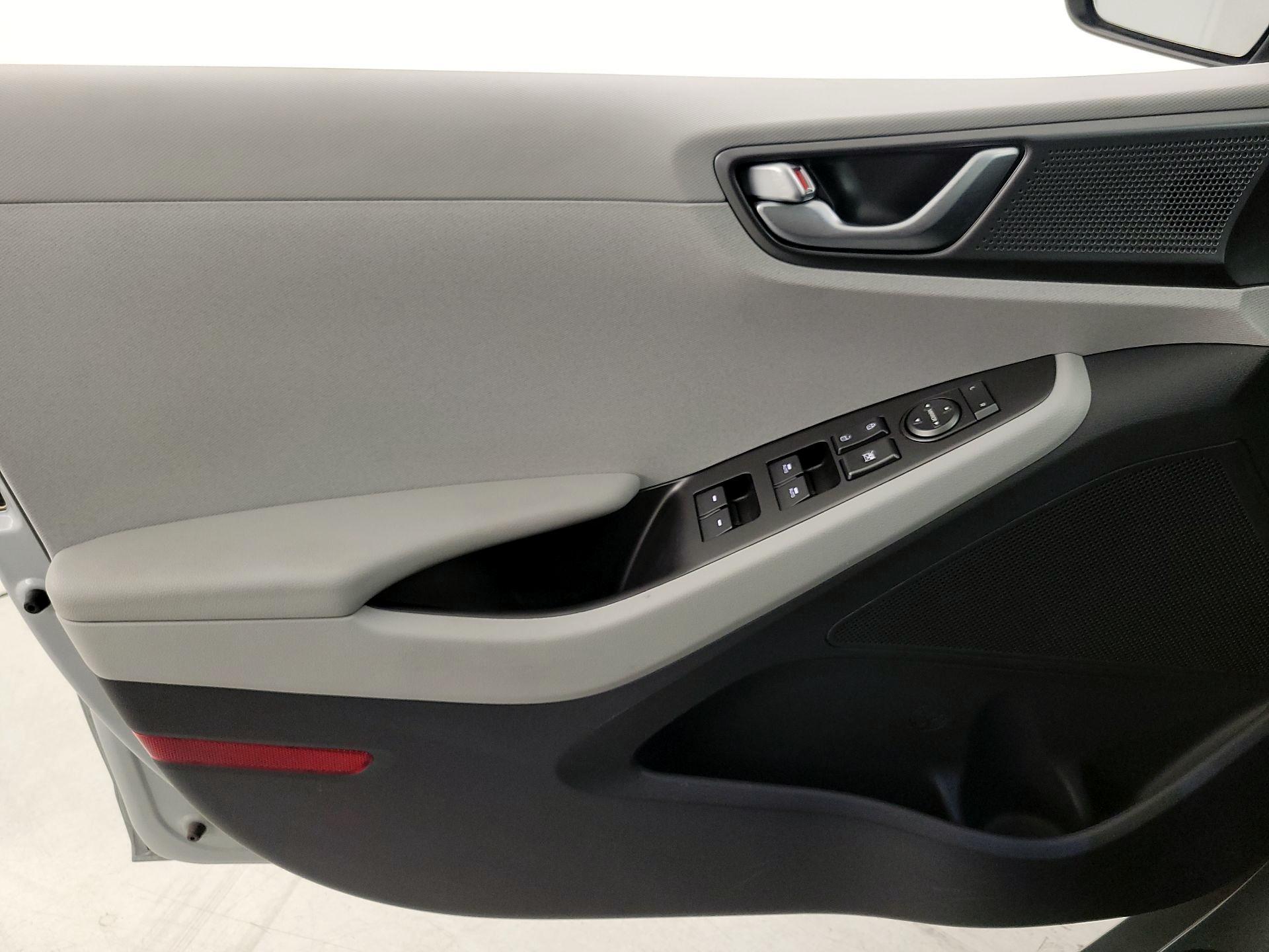 Thumbnail: 2020 Hyundai Ioniq - 12