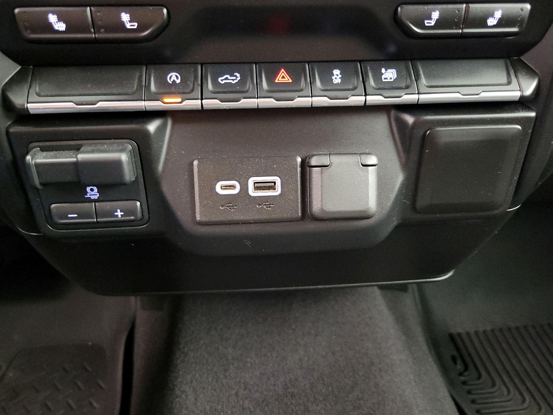 Thumbnail: 2020 Chevrolet Silverado 1500 - 18