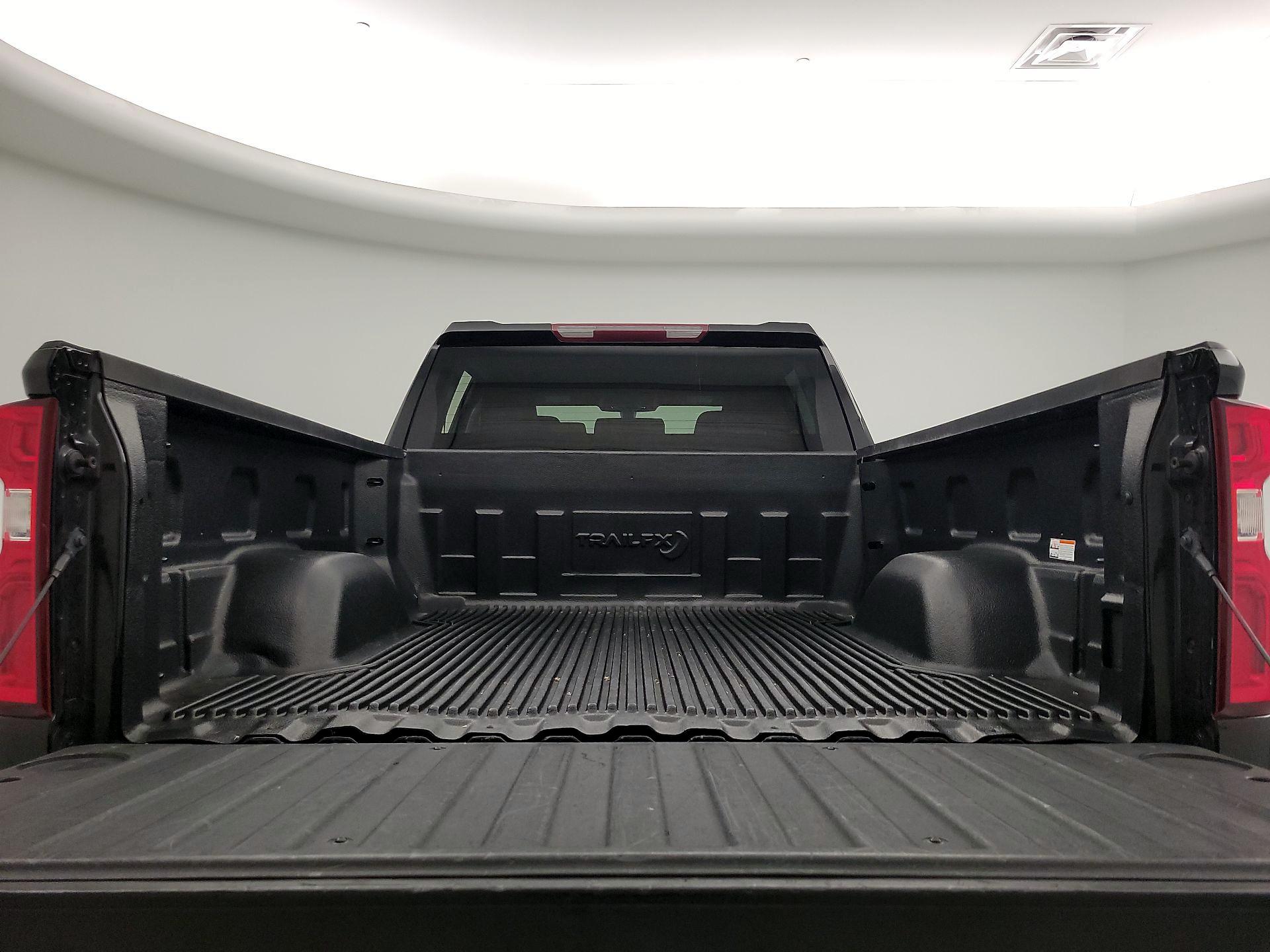Thumbnail: 2020 Chevrolet Silverado 1500 - 20