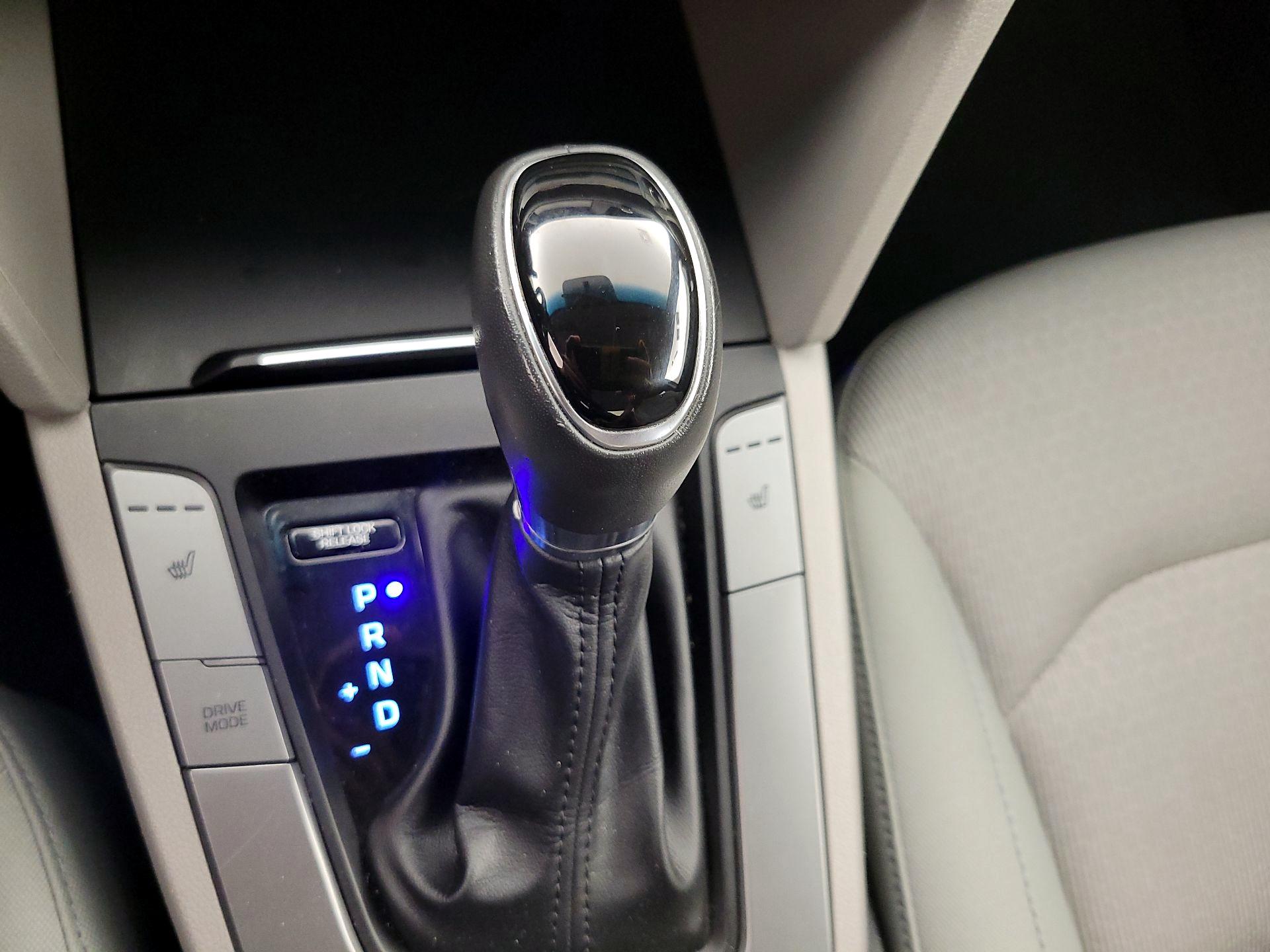 Thumbnail: 2017 Hyundai Elantra - 17