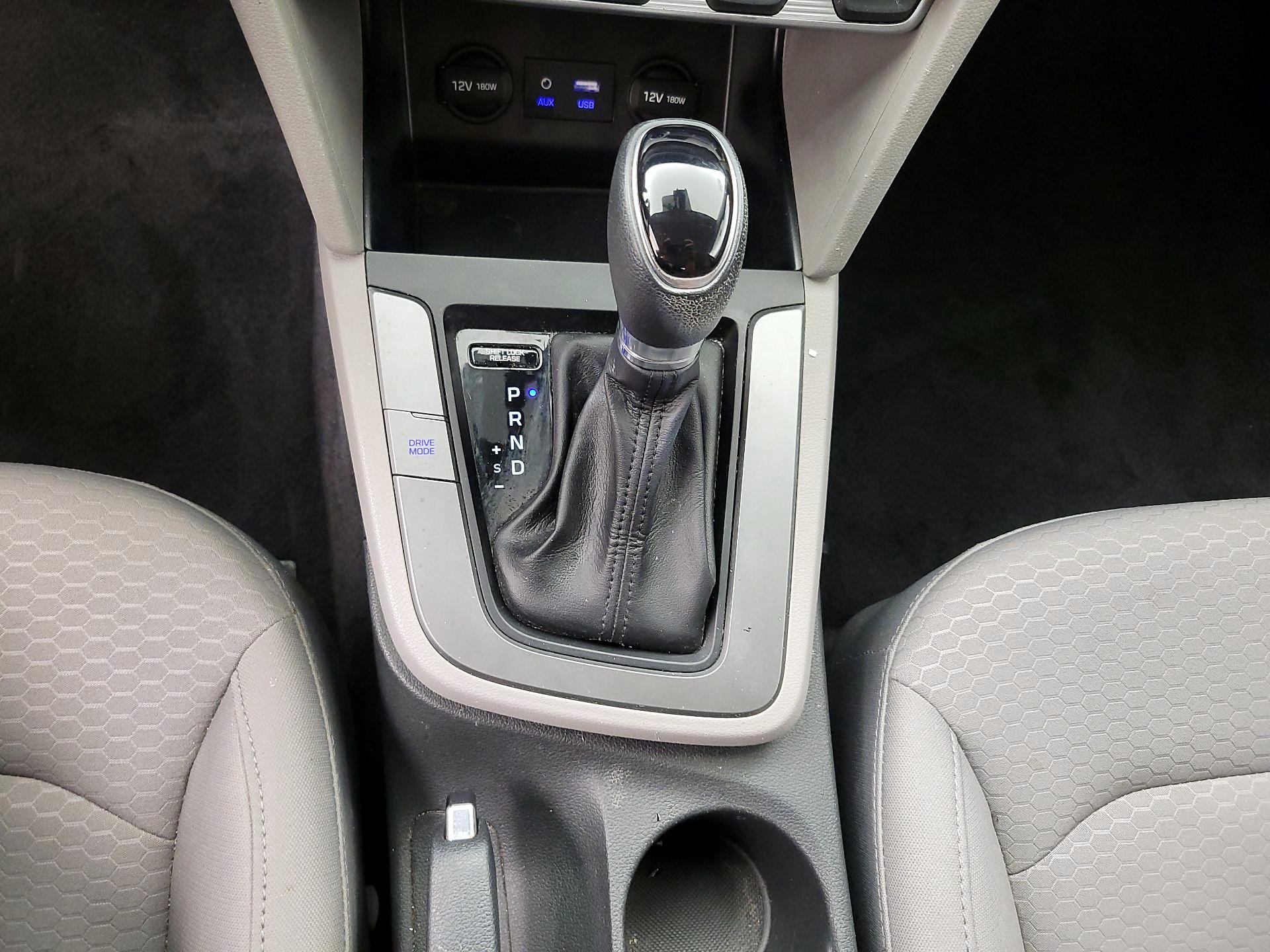 Thumbnail: 2020 Hyundai Elantra - 17