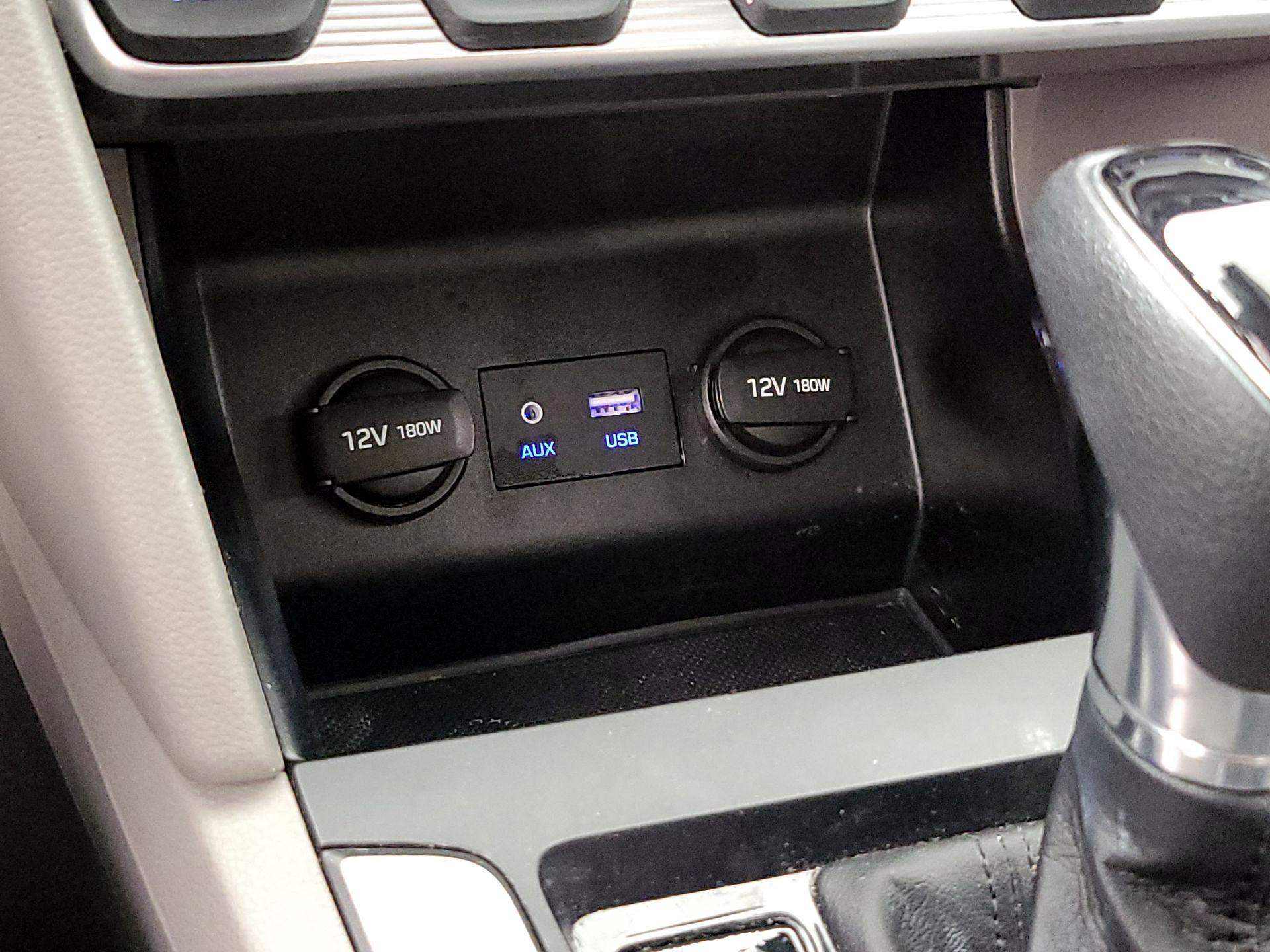 Thumbnail: 2020 Hyundai Elantra - 18