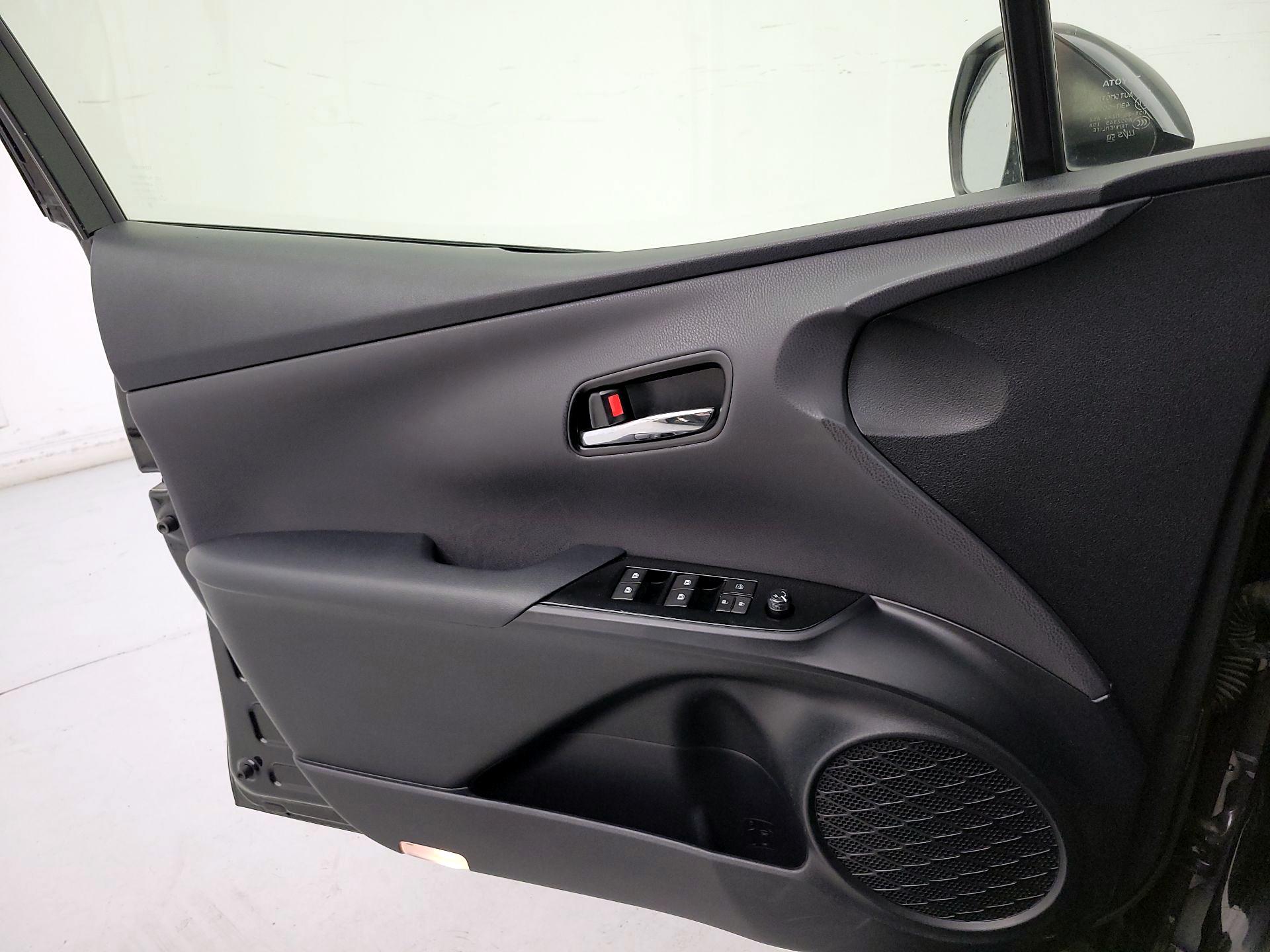 Thumbnail: 2017 Toyota Prius - 12