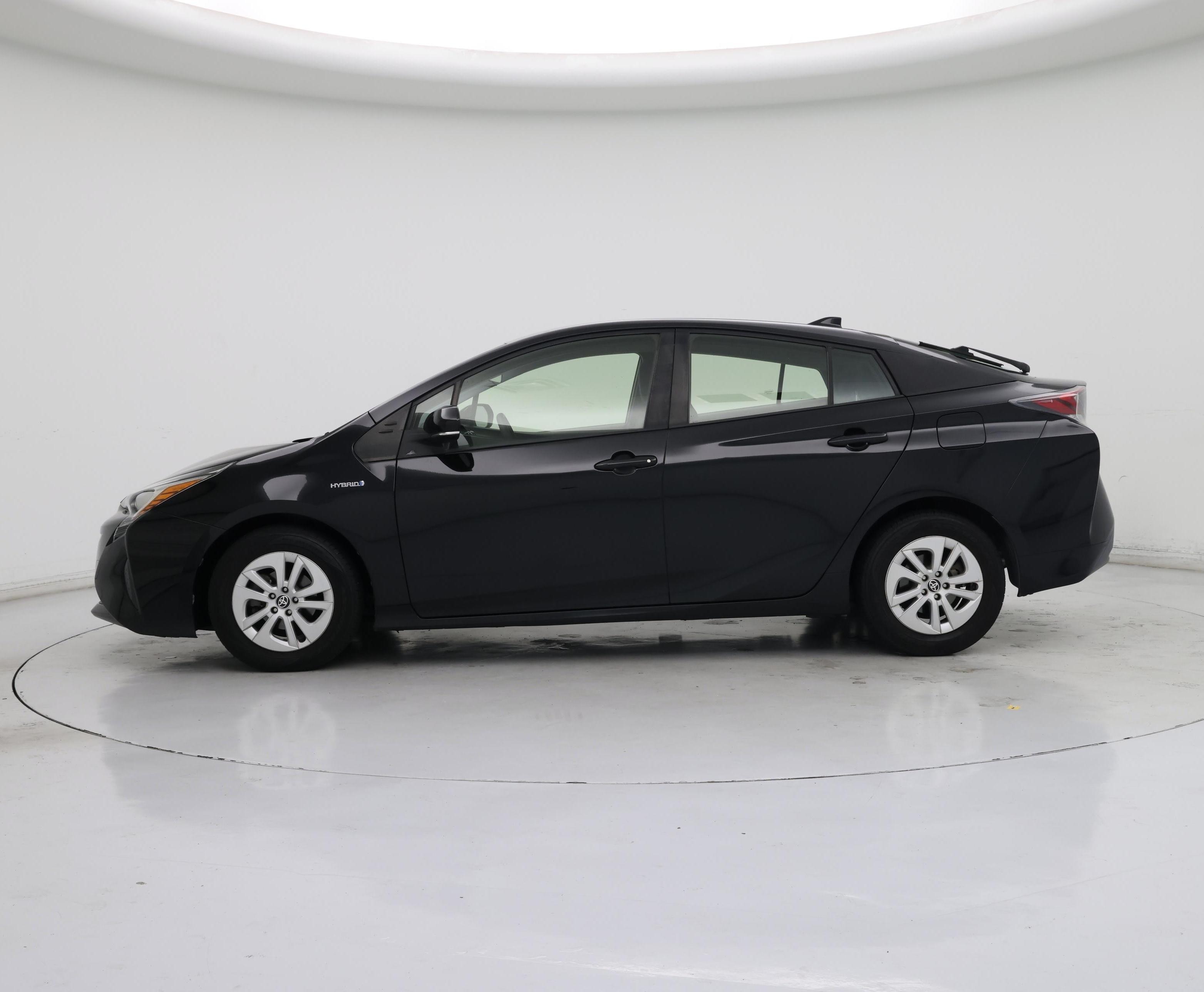 Thumbnail: 2017 Toyota Prius - 3