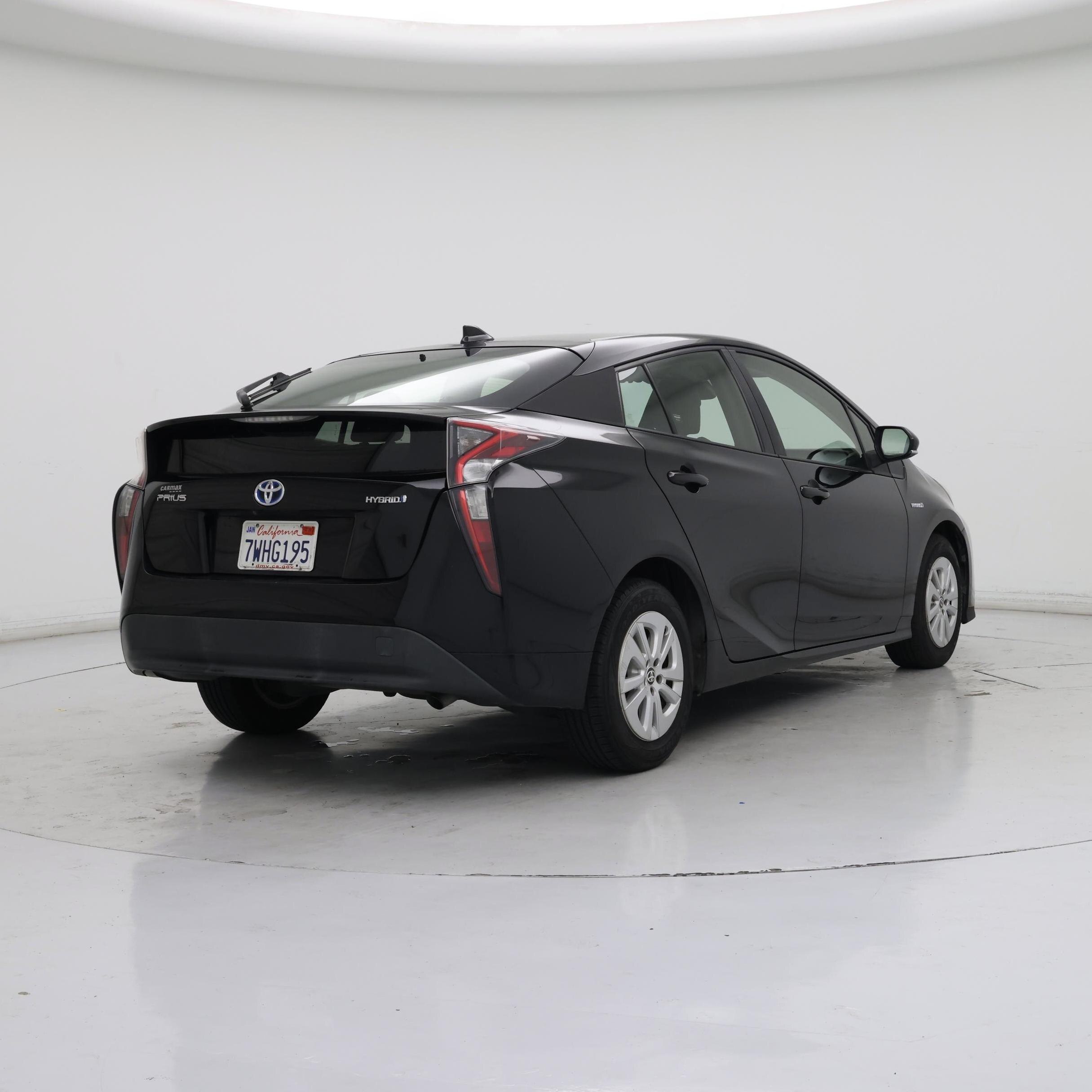 Thumbnail: 2017 Toyota Prius - 8