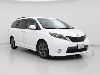White 2015 Toyota Sienna SE
