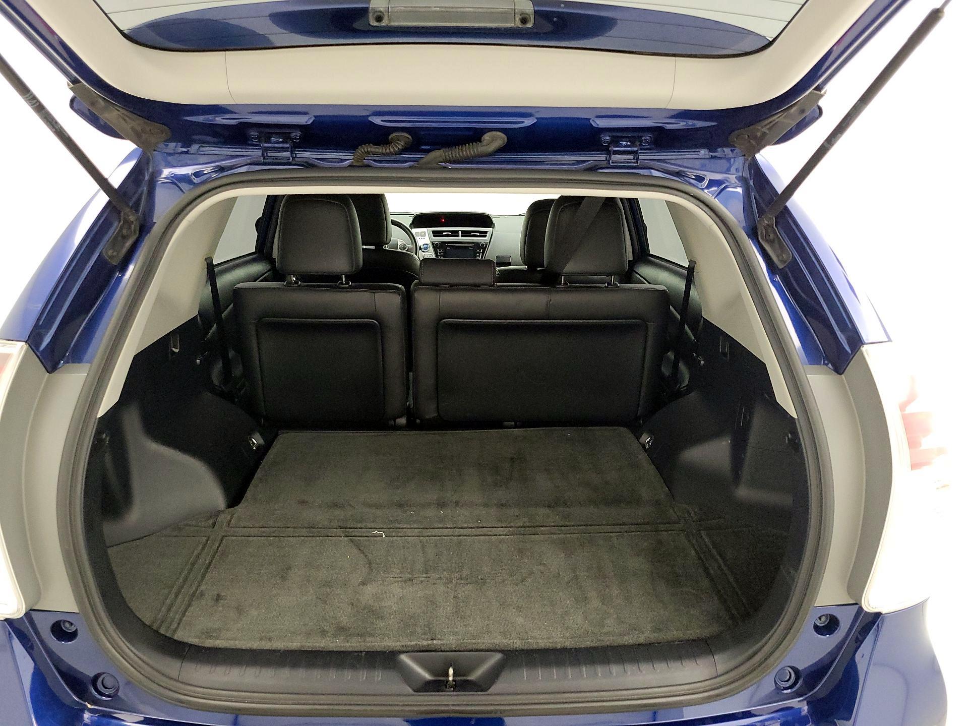 Thumbnail: 2017 Toyota Prius v - 19