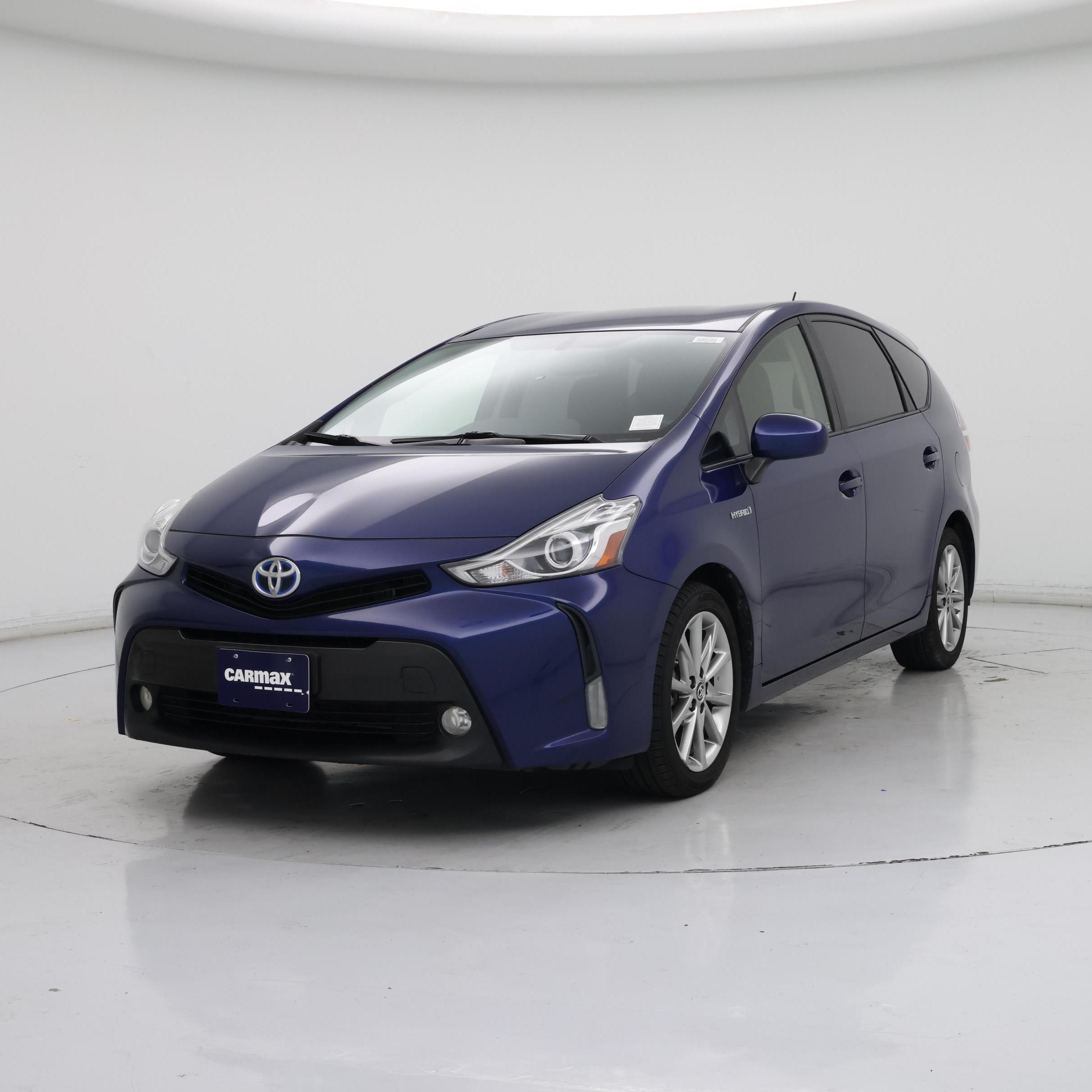 Thumbnail: 2017 Toyota Prius v - 4