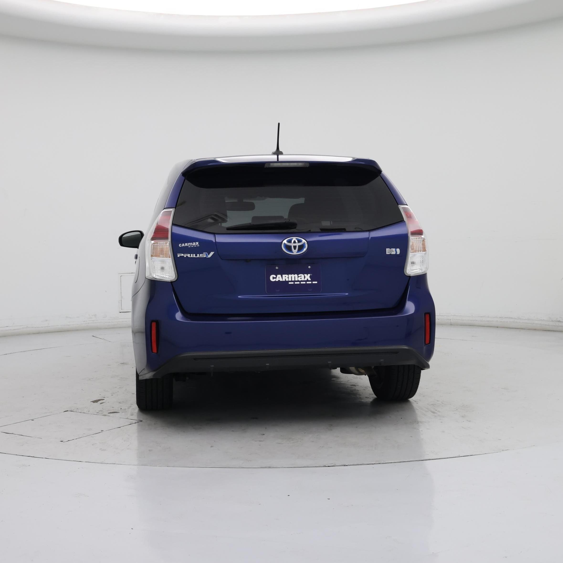 Thumbnail: 2017 Toyota Prius v - 6