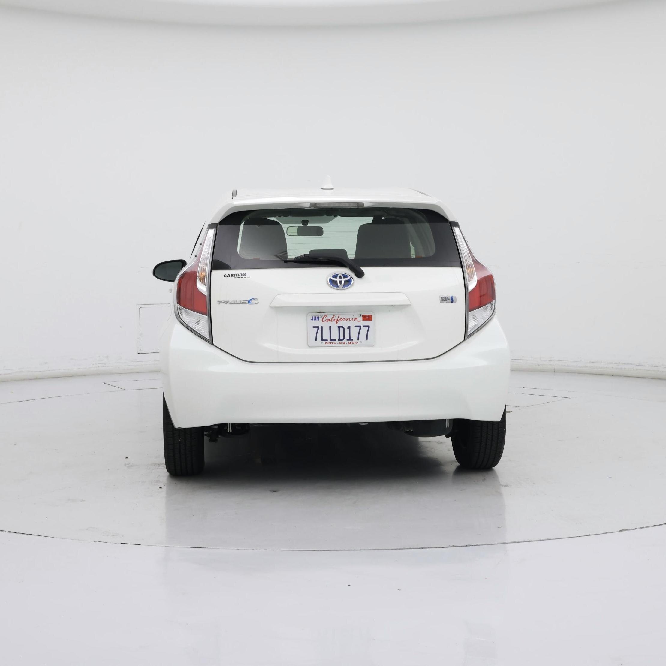 Thumbnail: 2015 Toyota Prius c - 6
