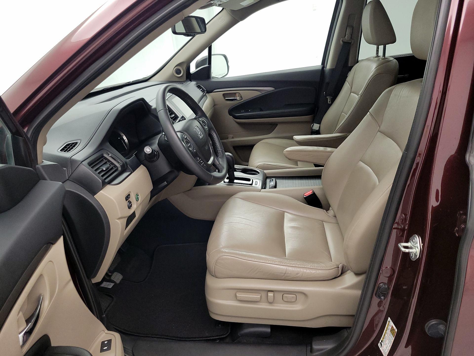 Thumbnail: 2017 Honda Pilot - 11