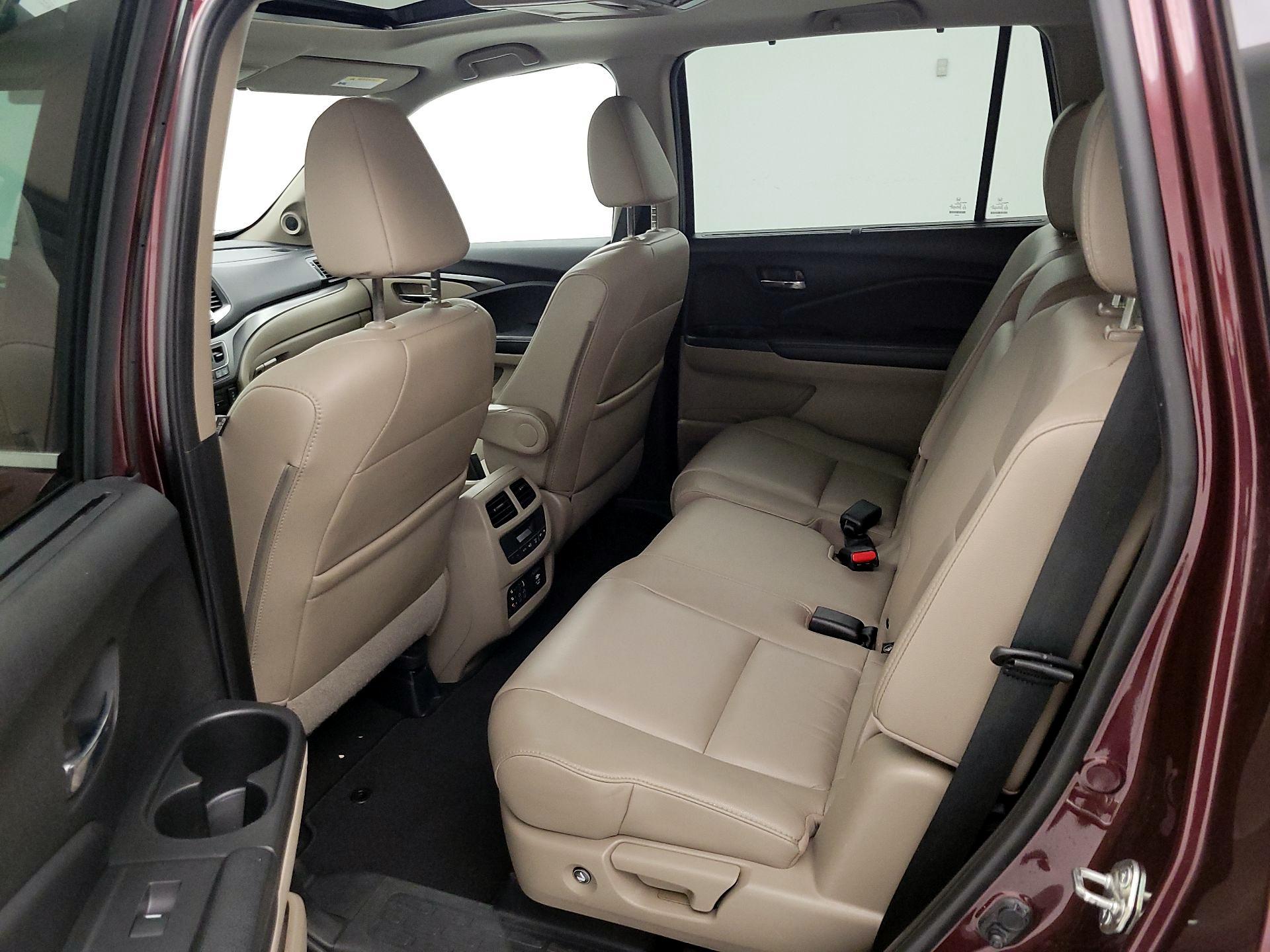 Thumbnail: 2017 Honda Pilot - 20