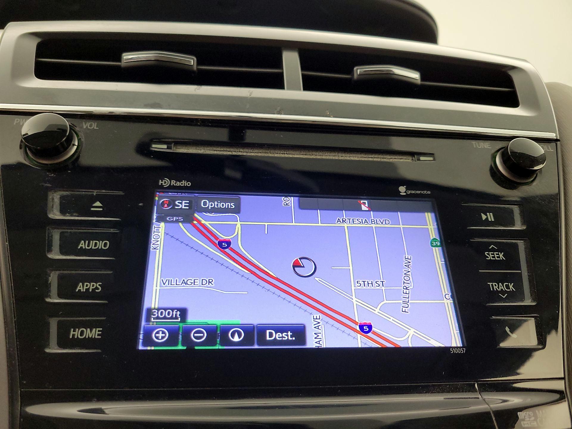 Thumbnail: 2015 Toyota Prius v - 14