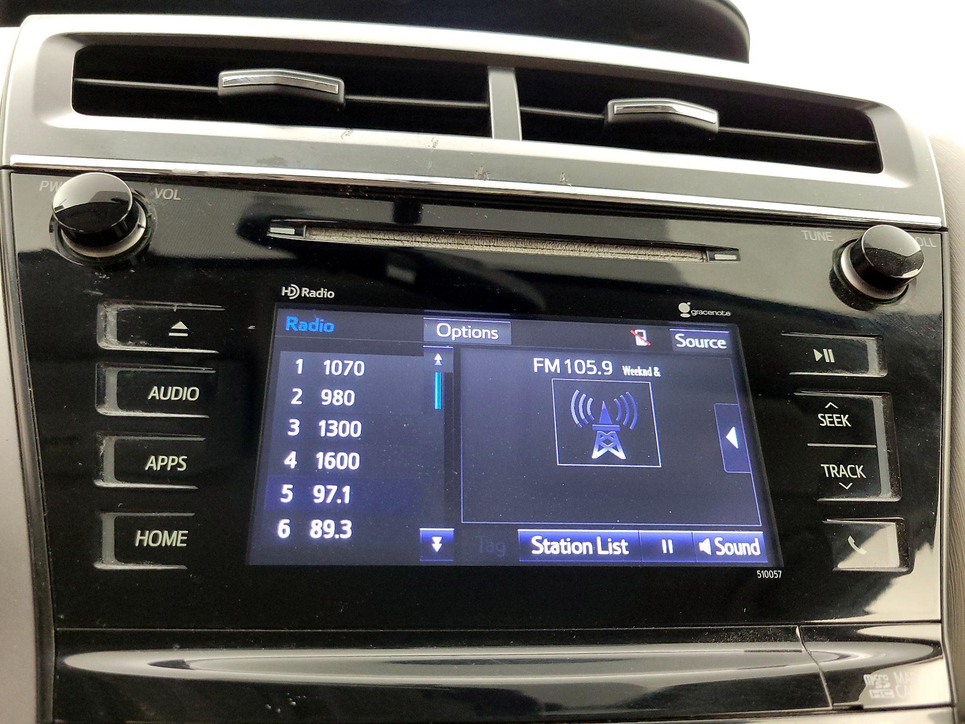 Thumbnail: 2015 Toyota Prius v - 16