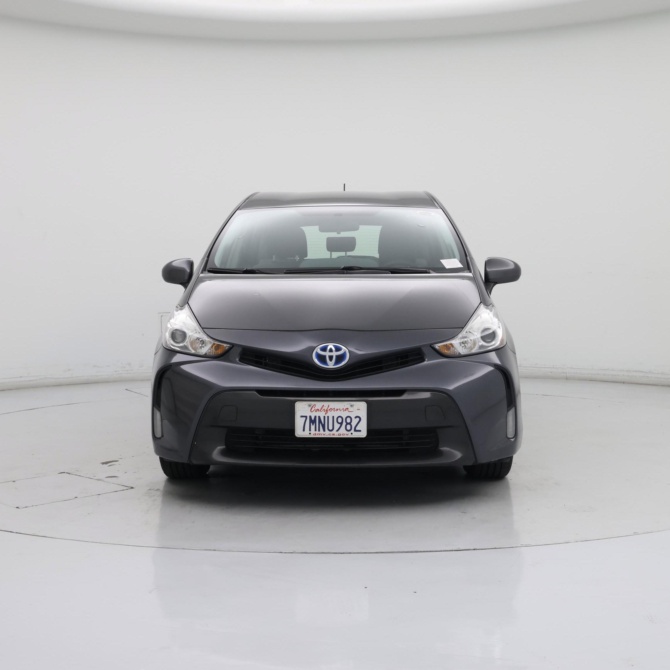 Thumbnail: 2015 Toyota Prius v - 5