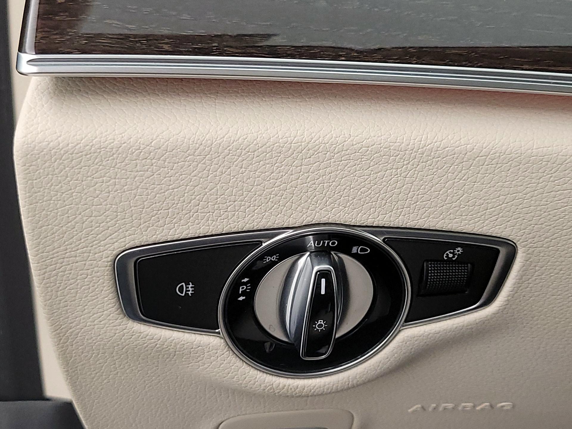 Thumbnail: 2021 Mercedes-Benz E-Class - 13