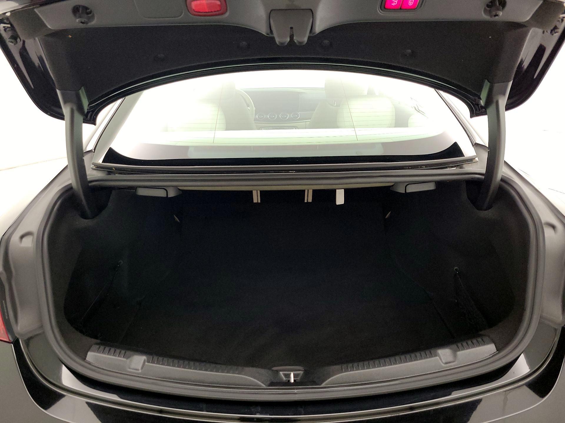 Thumbnail: 2021 Mercedes-Benz E-Class - 20