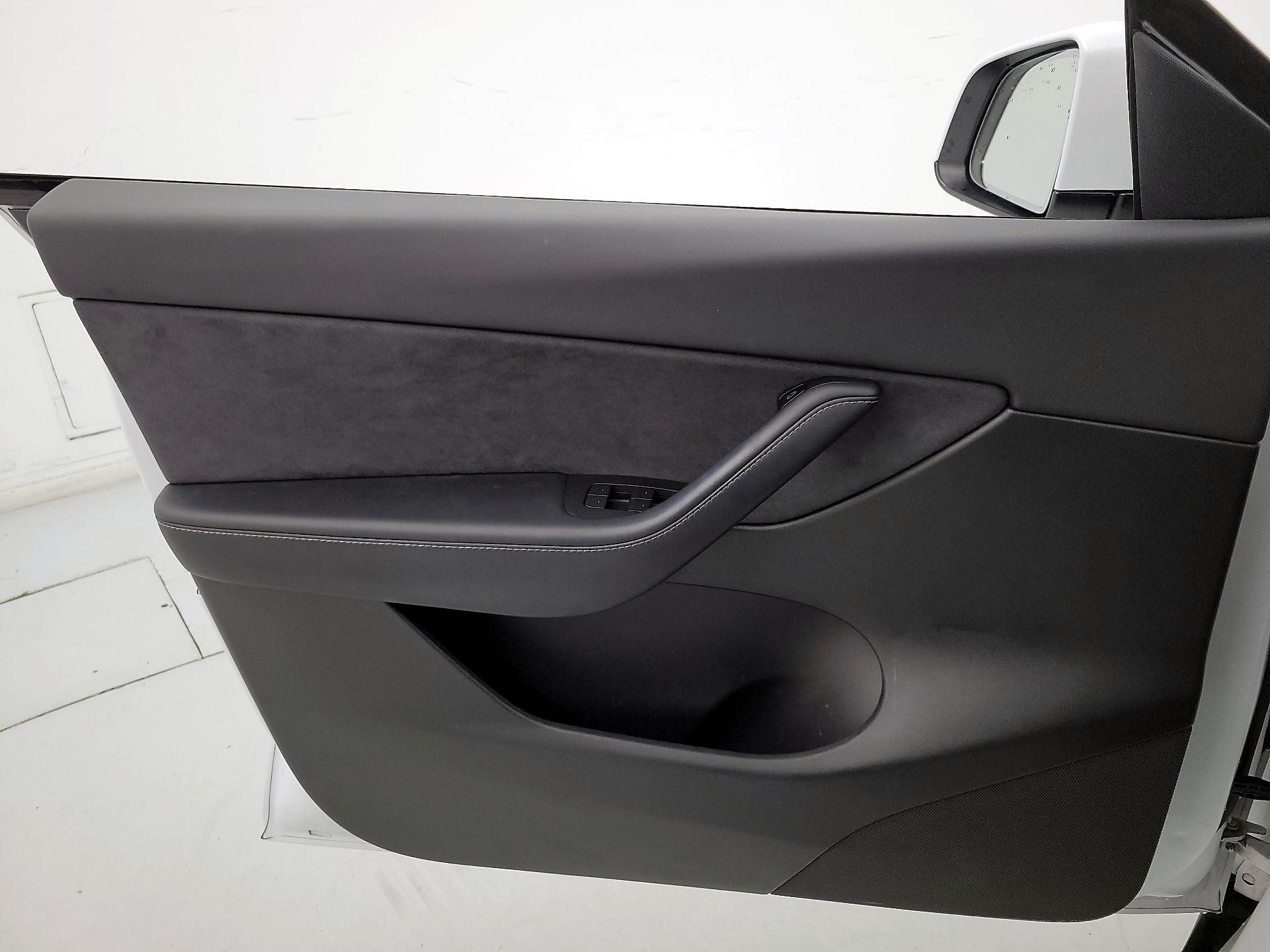 Thumbnail: 2021 Tesla Model Y - 12