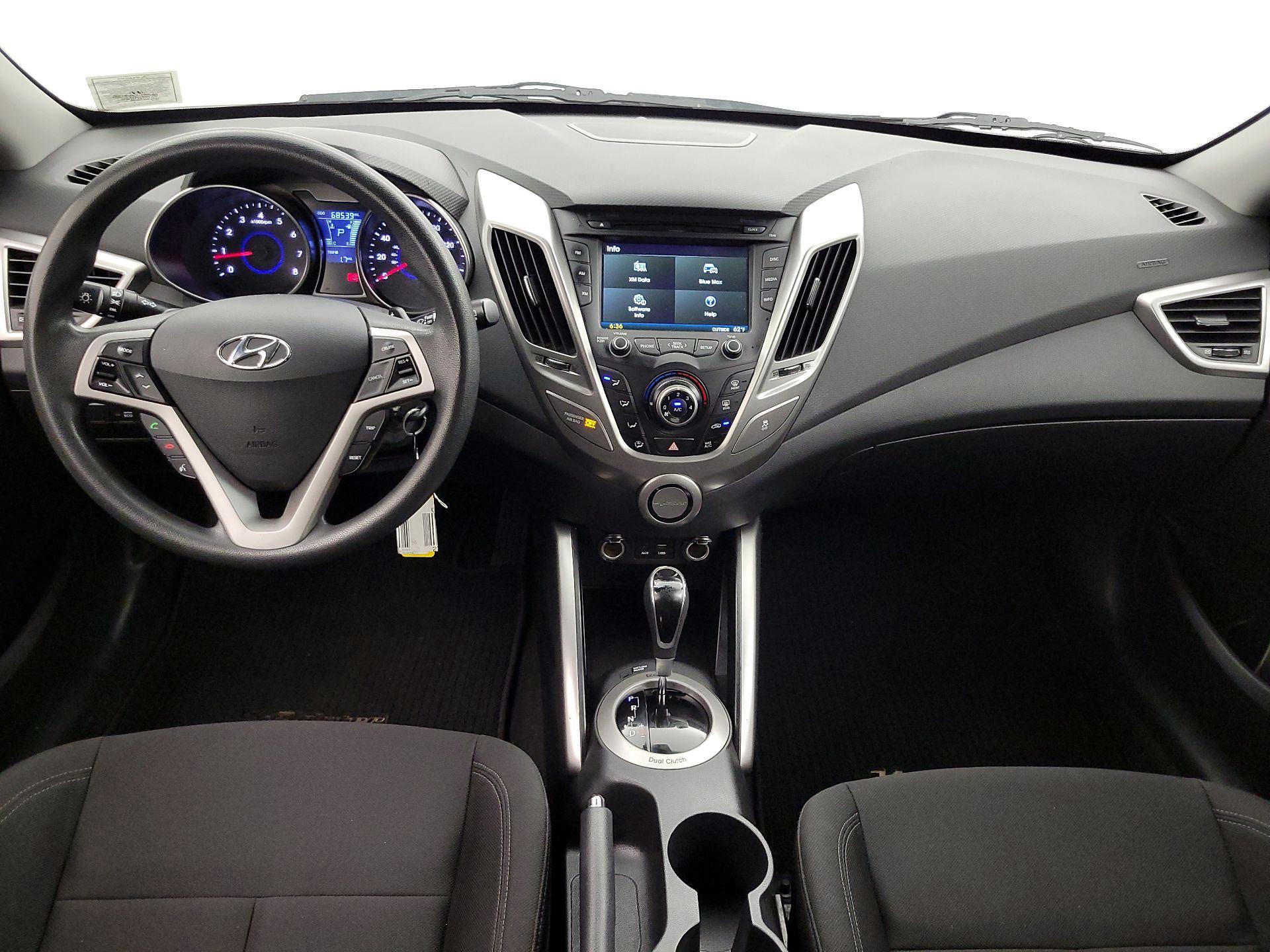 Thumbnail: 2016 Hyundai Veloster - 9