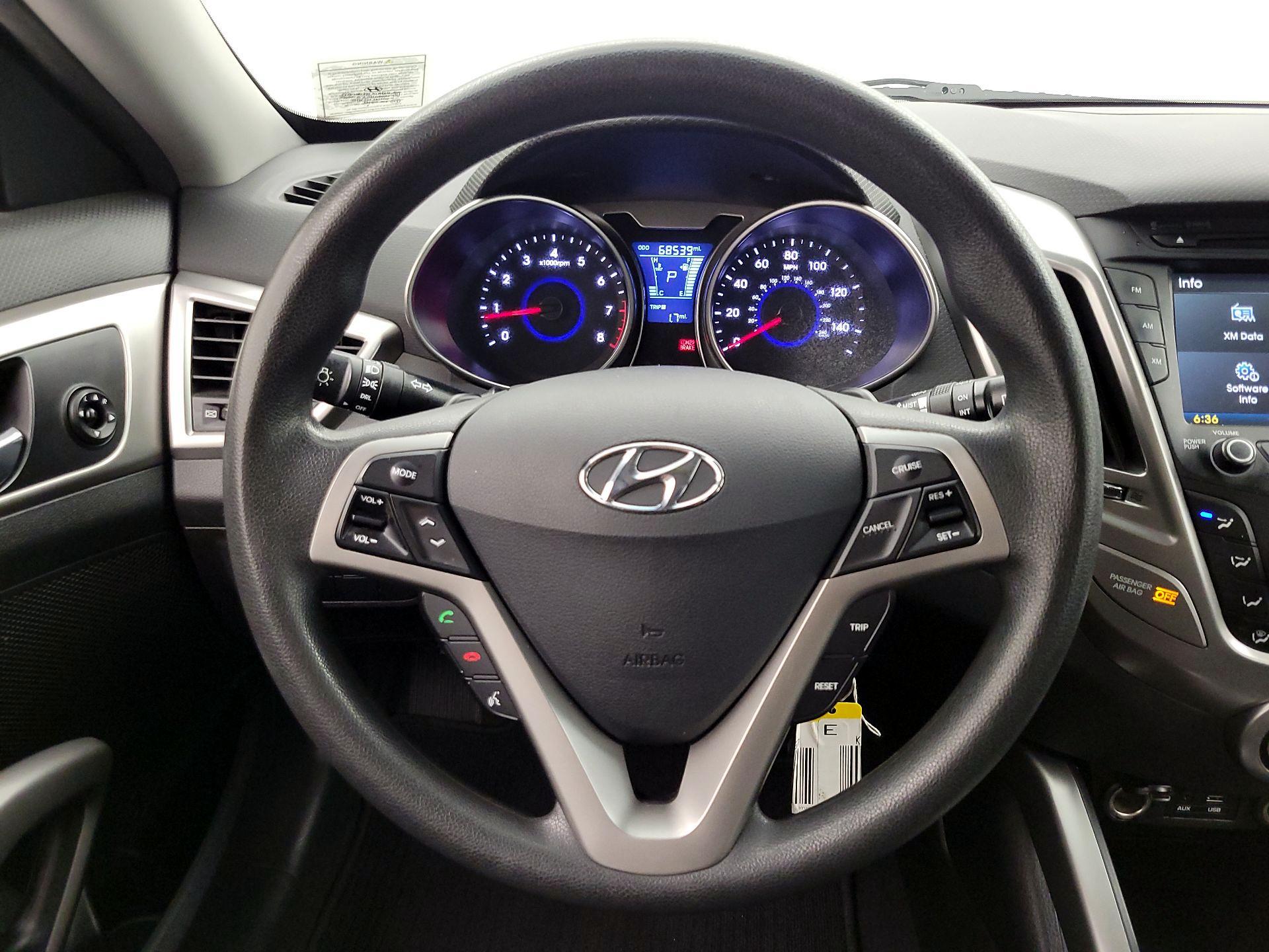 Thumbnail: 2016 Hyundai Veloster - 10