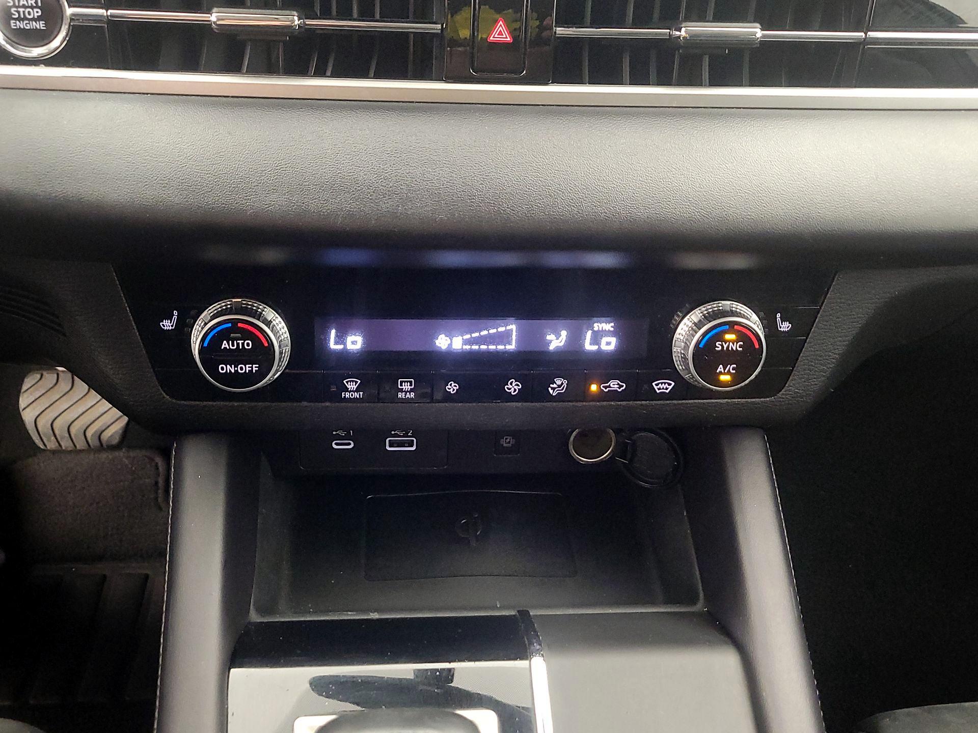 Thumbnail: 2022 Mitsubishi Outlander - 17