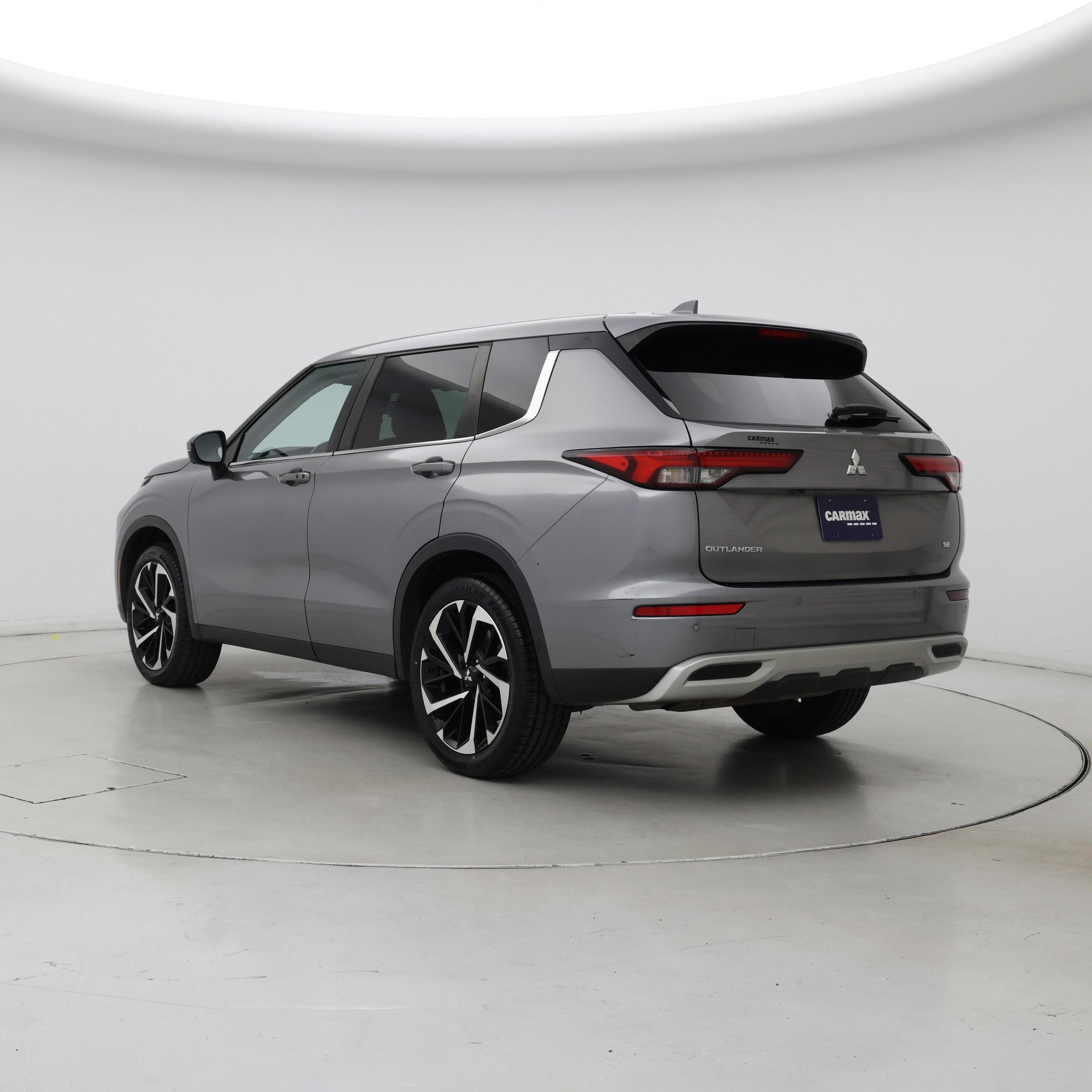 Thumbnail: 2022 Mitsubishi Outlander - 2