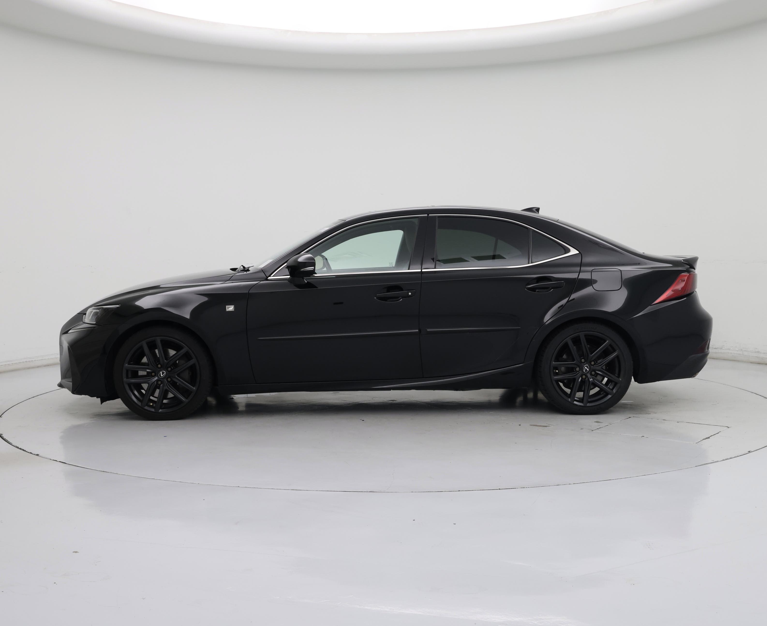 Thumbnail: 2019 Lexus IS - 3