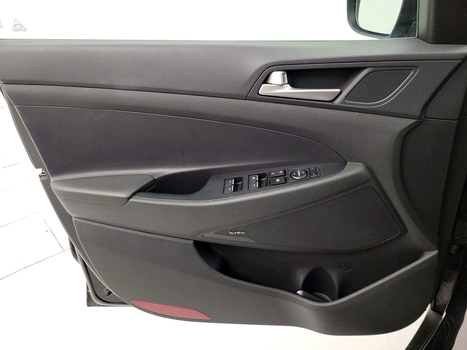 Thumbnail: 2019 Hyundai Tucson - 12