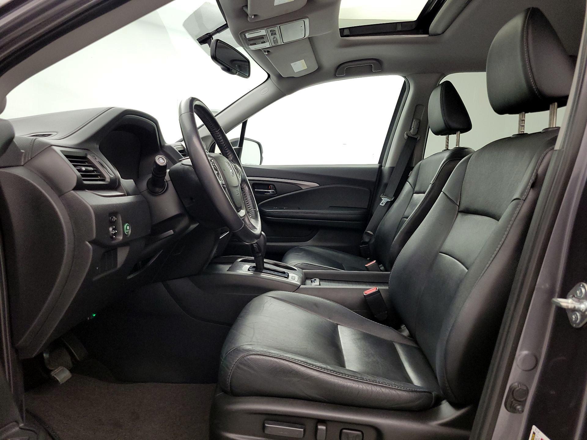 Thumbnail: 2017 Honda Pilot - 11