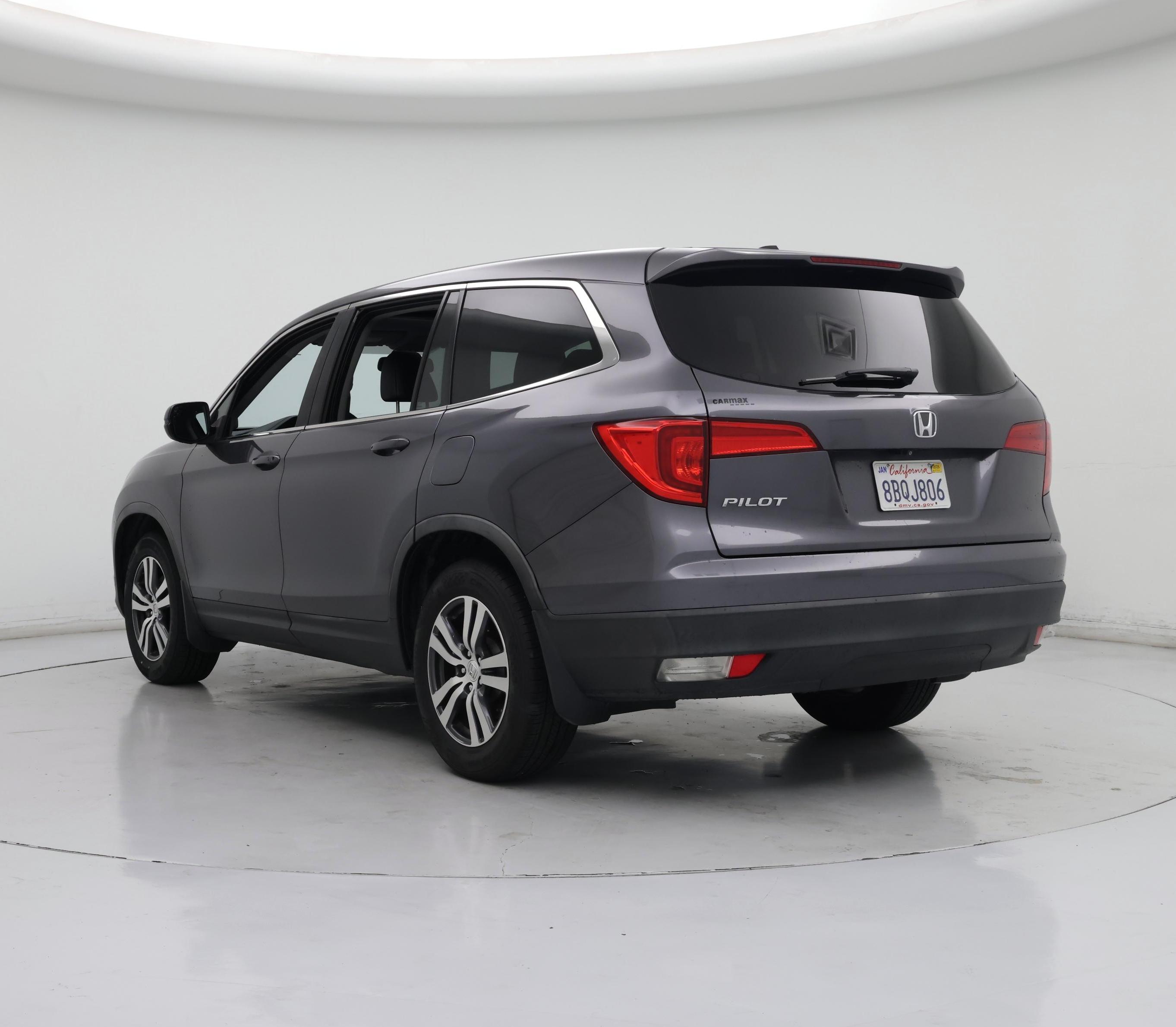 Thumbnail: 2017 Honda Pilot - 2