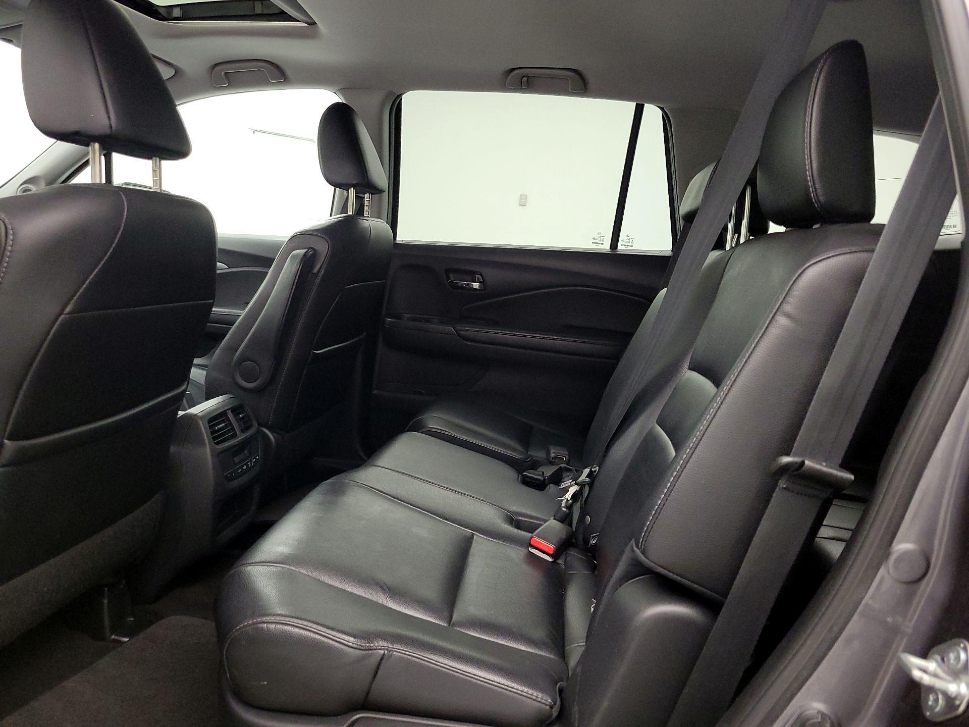 Thumbnail: 2017 Honda Pilot - 20