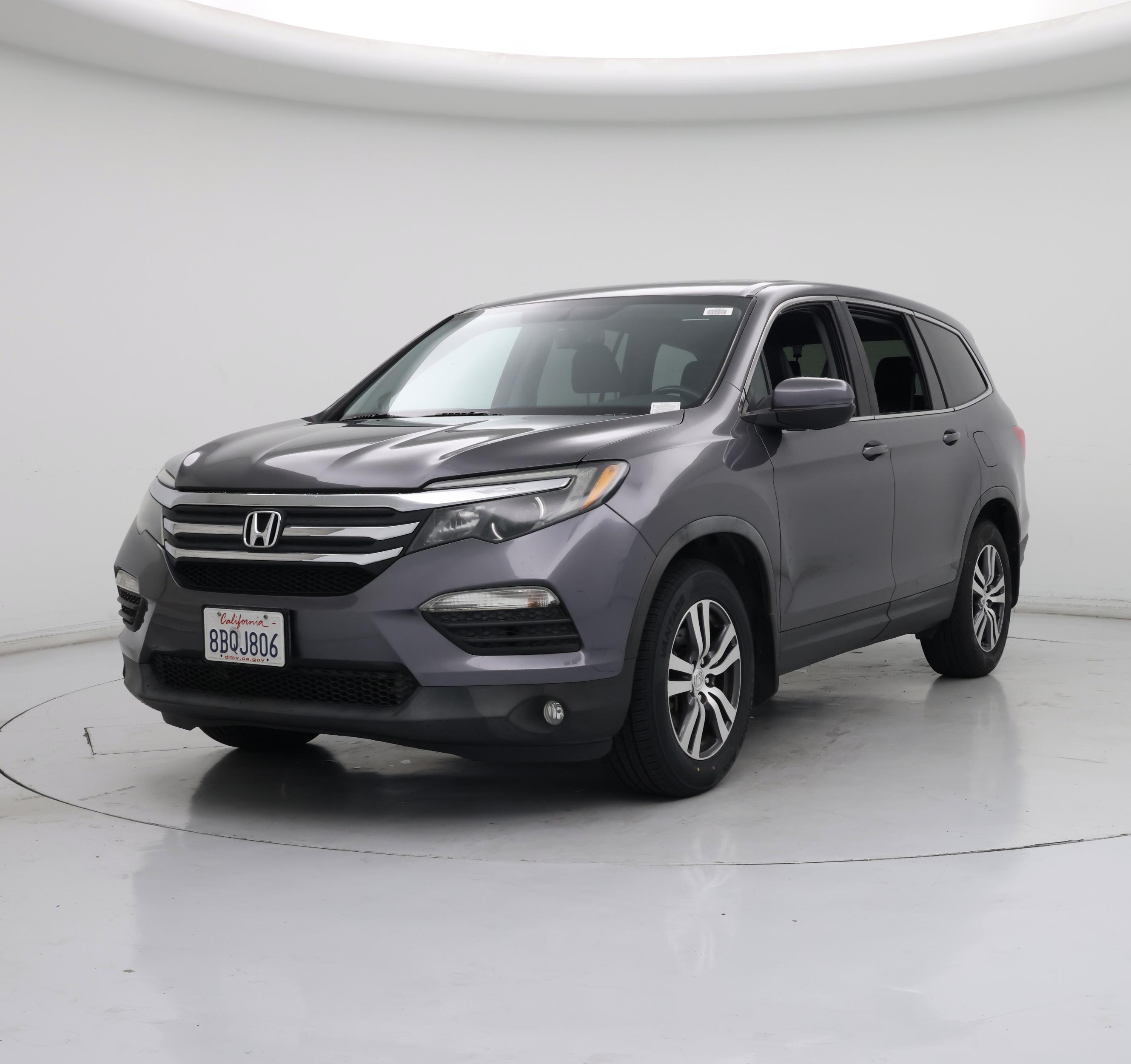 Thumbnail: 2017 Honda Pilot - 4