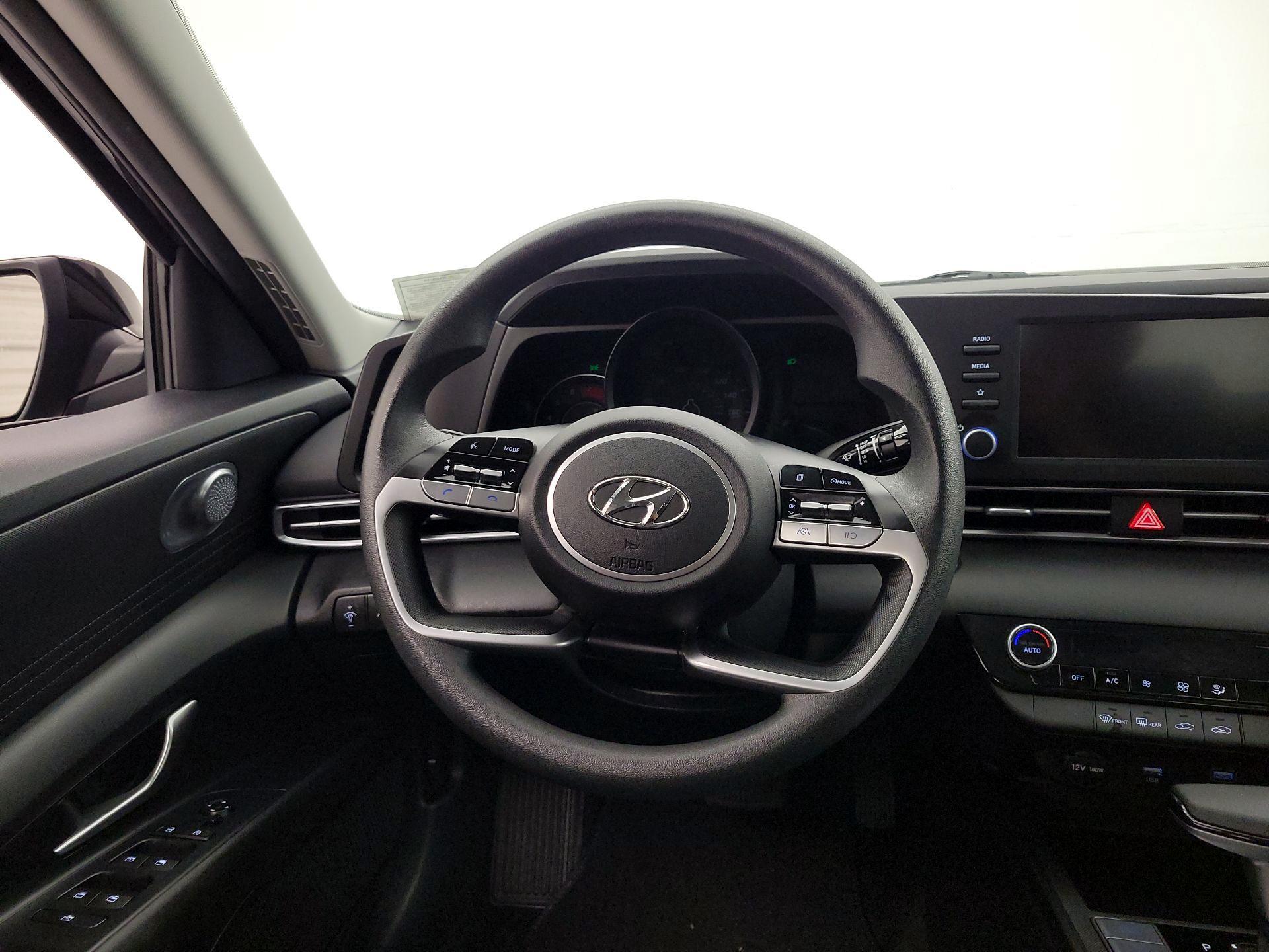 Thumbnail: 2023 Hyundai Elantra - 10