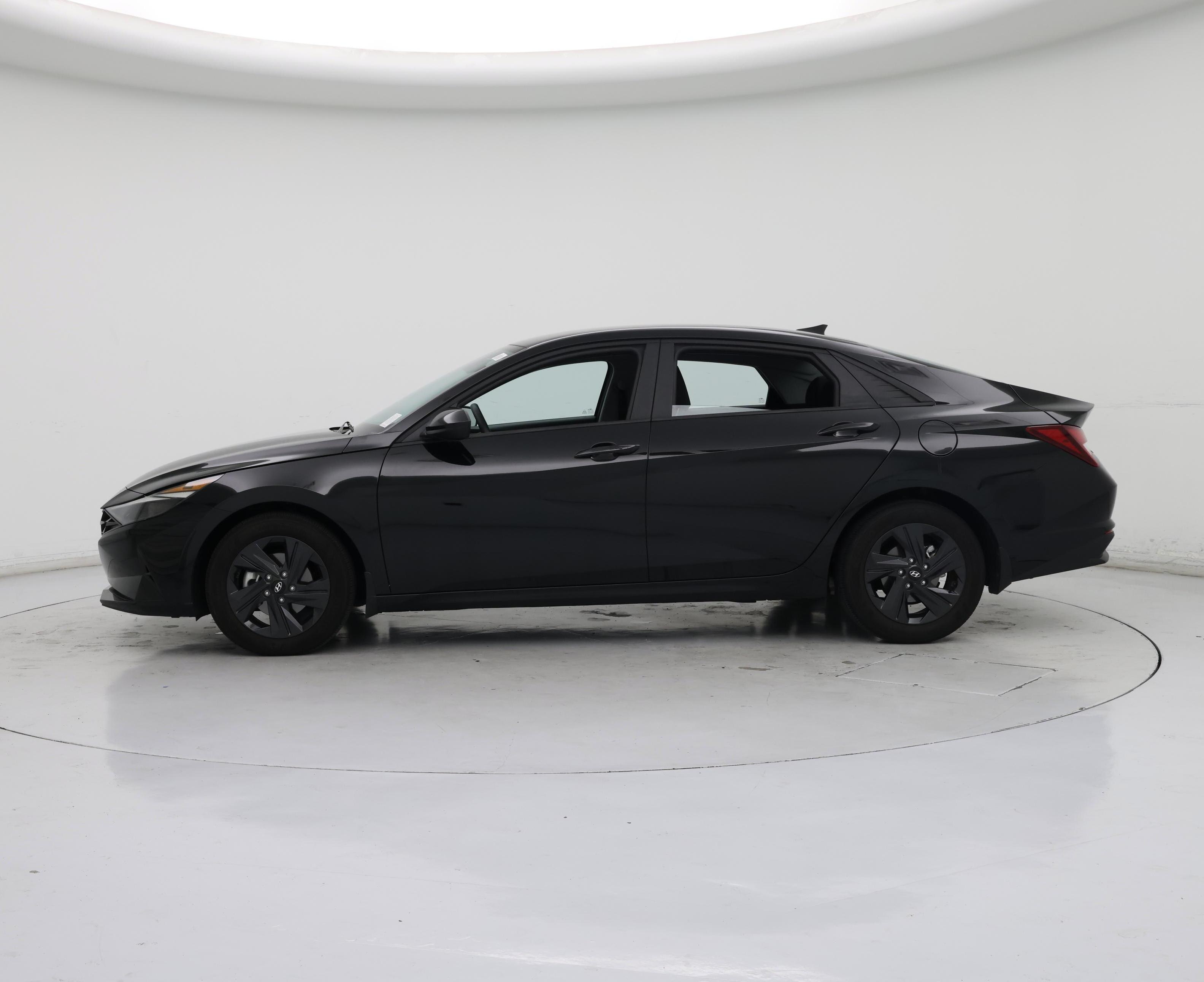 Thumbnail: 2023 Hyundai Elantra - 3