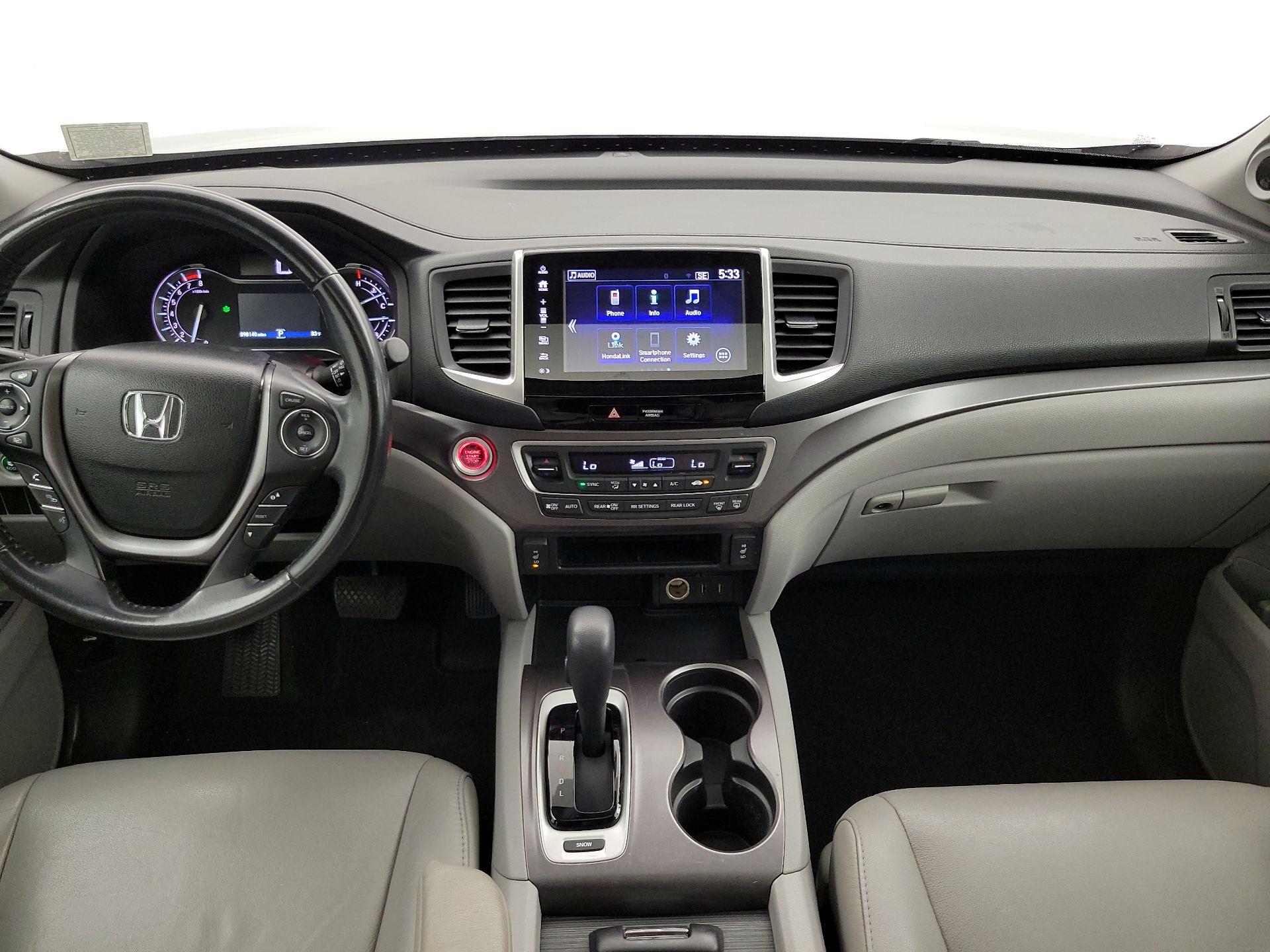 Thumbnail: 2017 Honda Pilot - 9