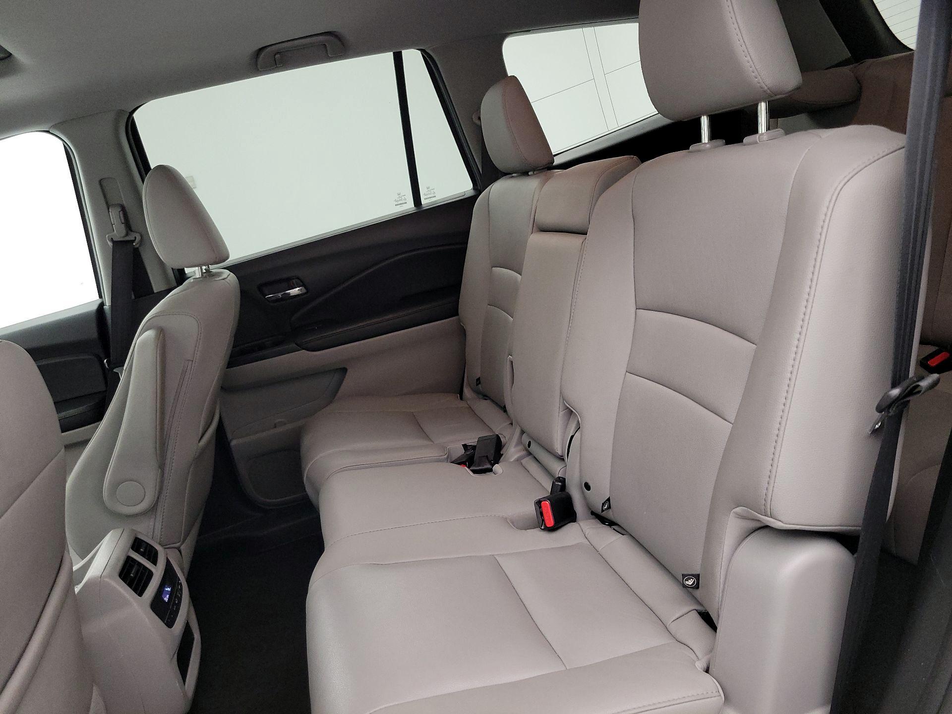 Thumbnail: 2017 Honda Pilot - 20