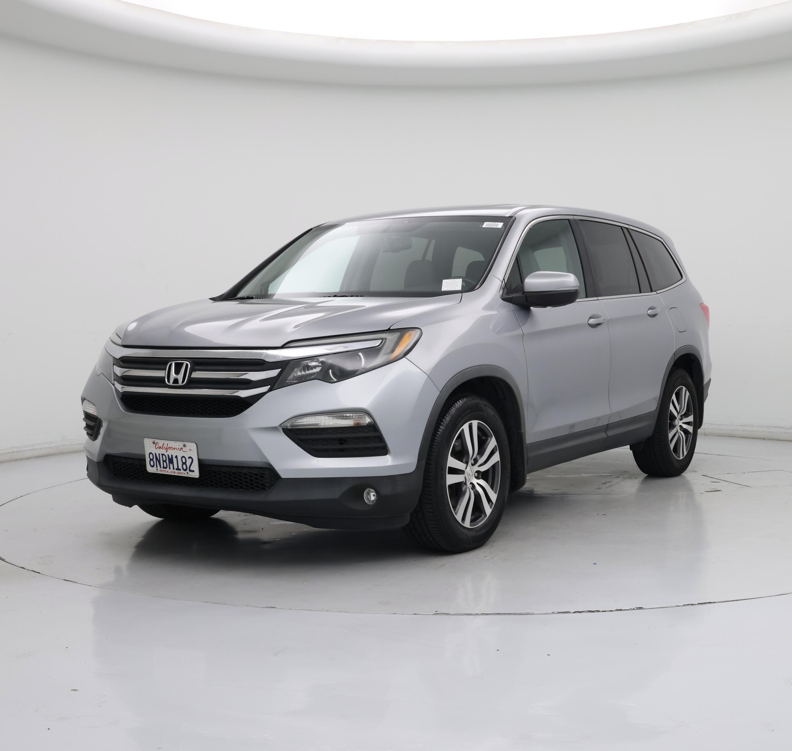 Thumbnail: 2017 Honda Pilot - 4