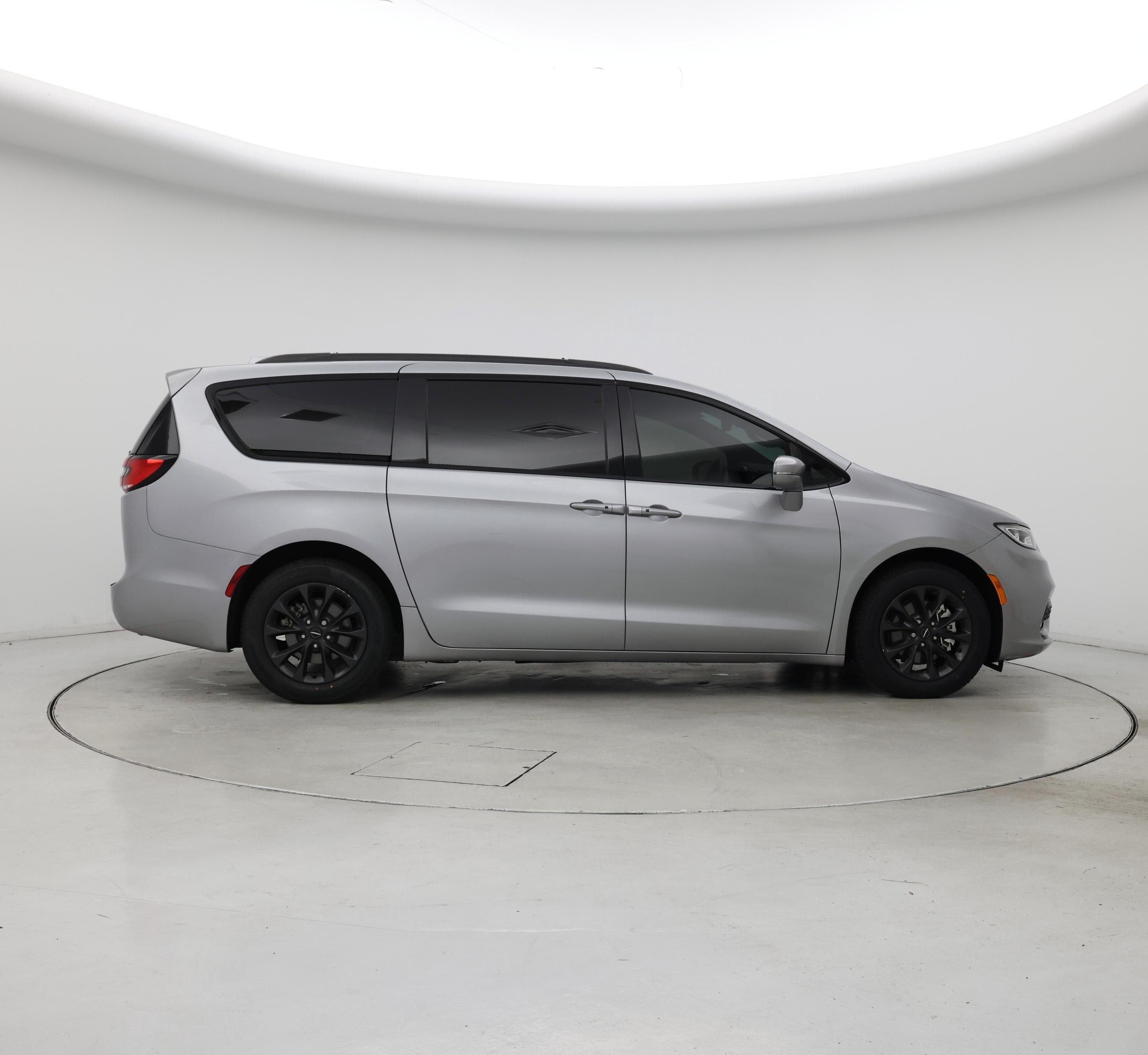 Thumbnail: 2021 Chrysler Pacifica - 7