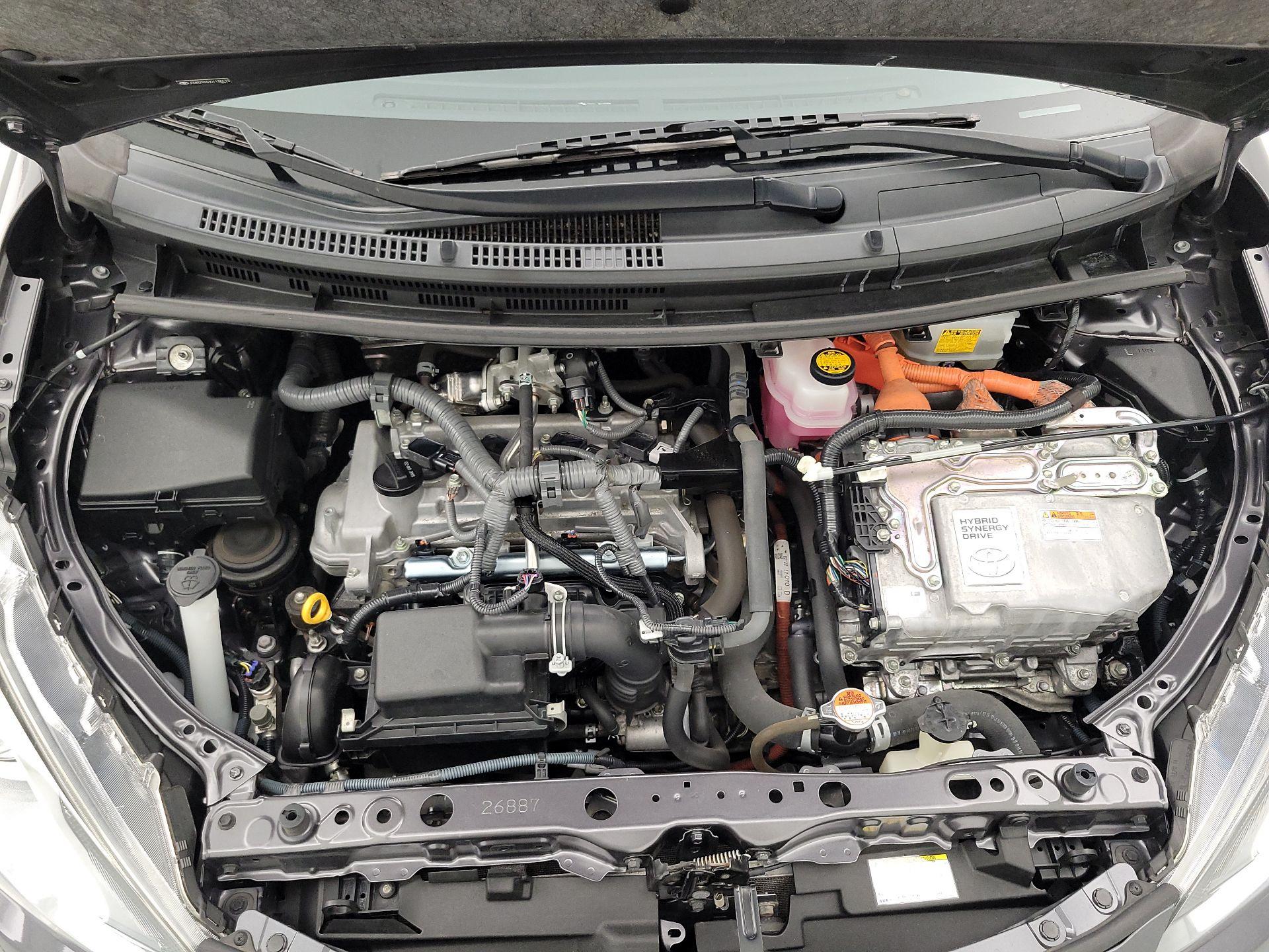 Thumbnail: 2016 Toyota Prius c - 19