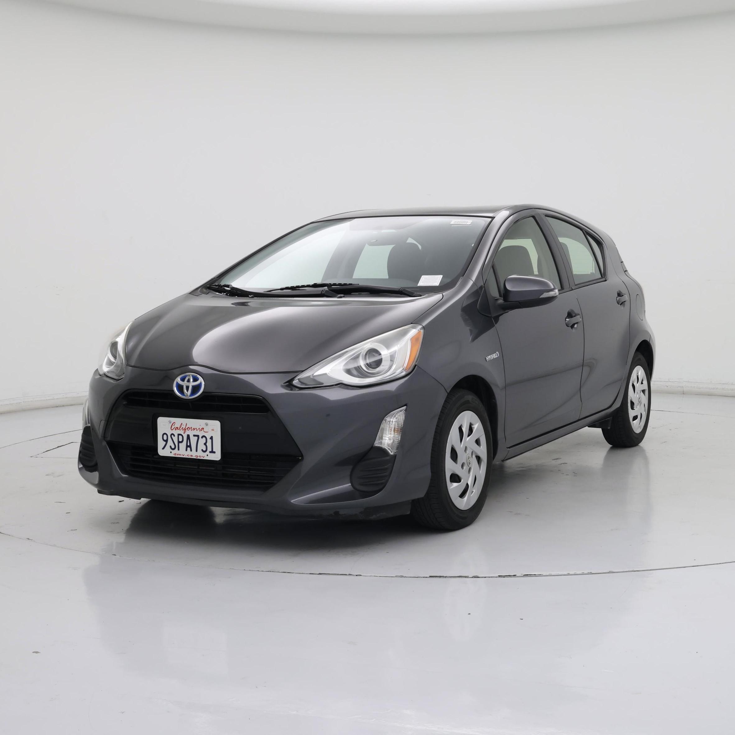 Thumbnail: 2016 Toyota Prius c - 4