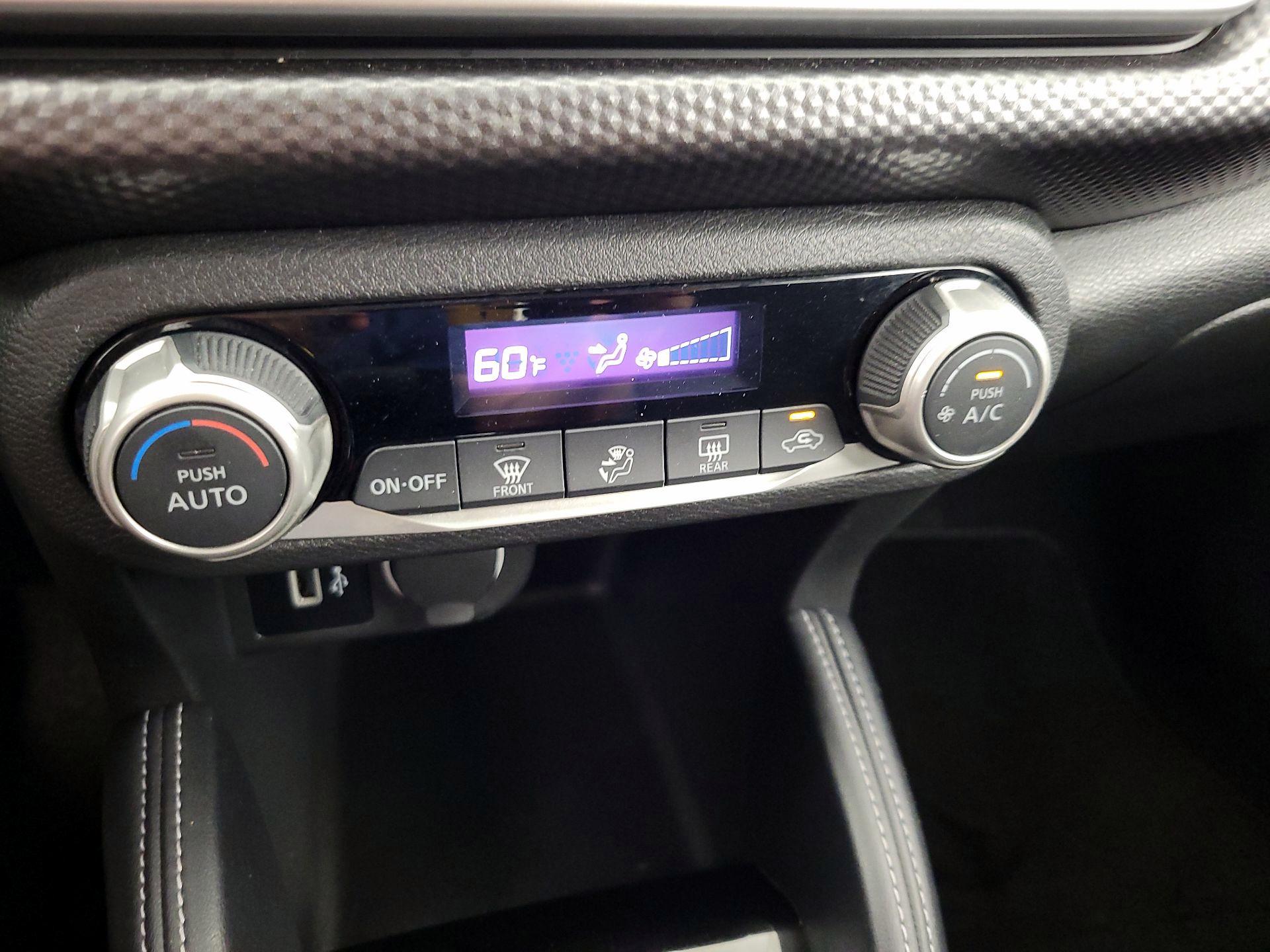 Thumbnail: 2019 Nissan Kicks - 16