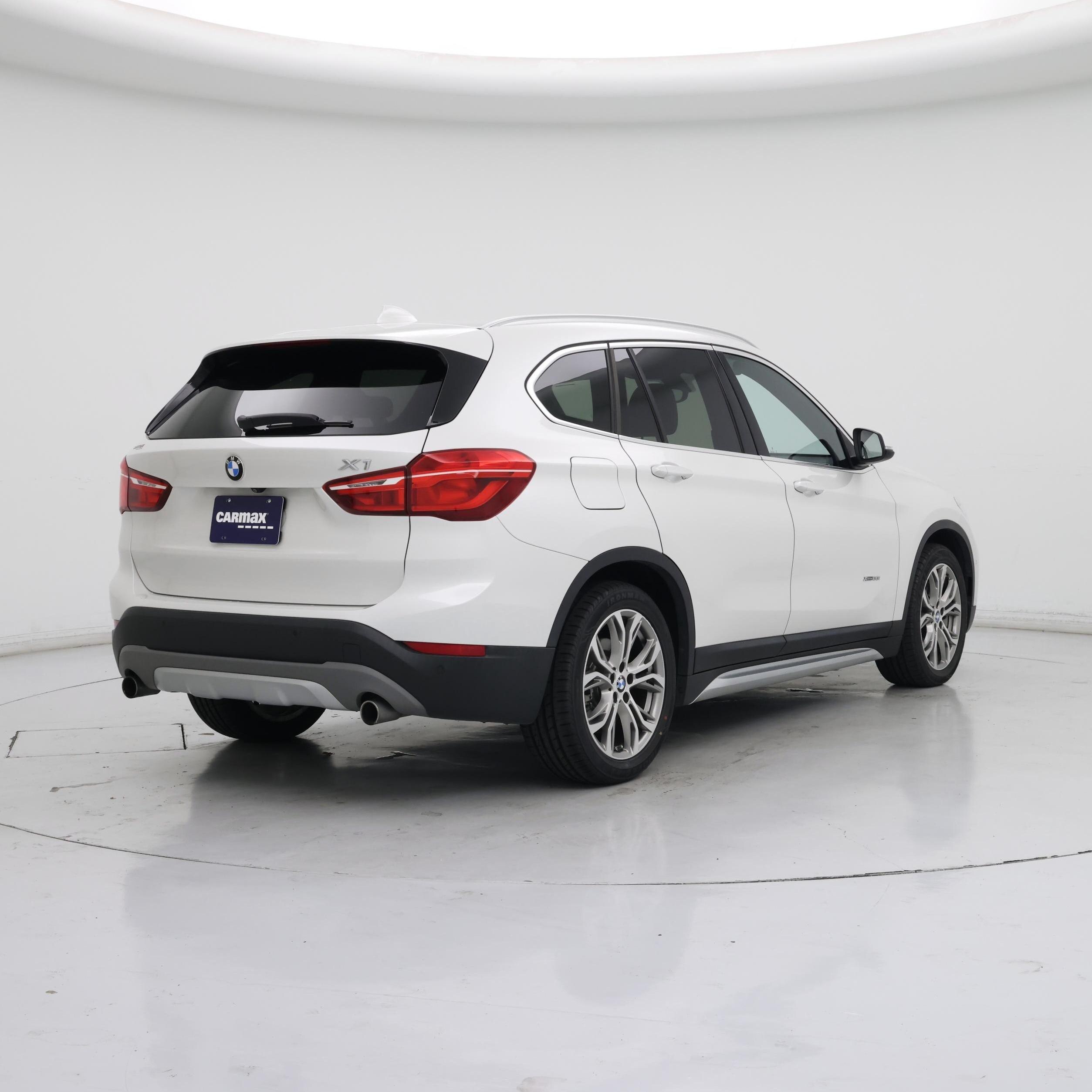 Thumbnail: 2016 BMW X1 - 8