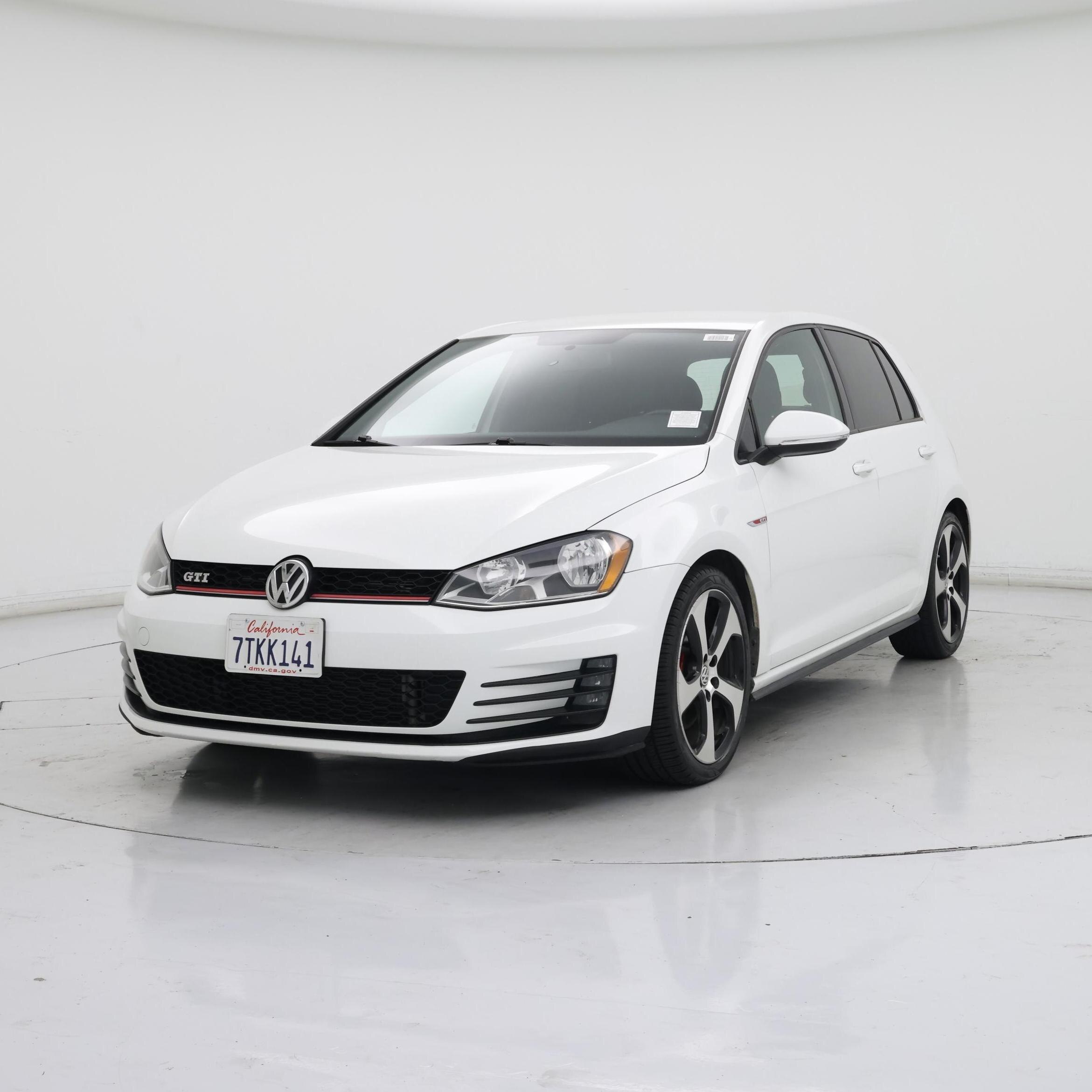 Thumbnail: 2016 Volkswagen Golf - 4