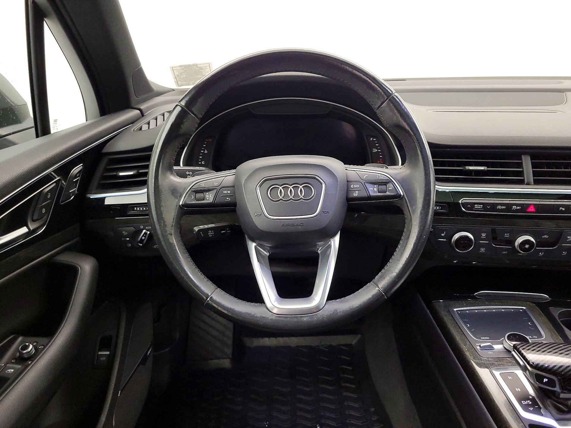 Thumbnail: 2017 Audi Q7 - 10
